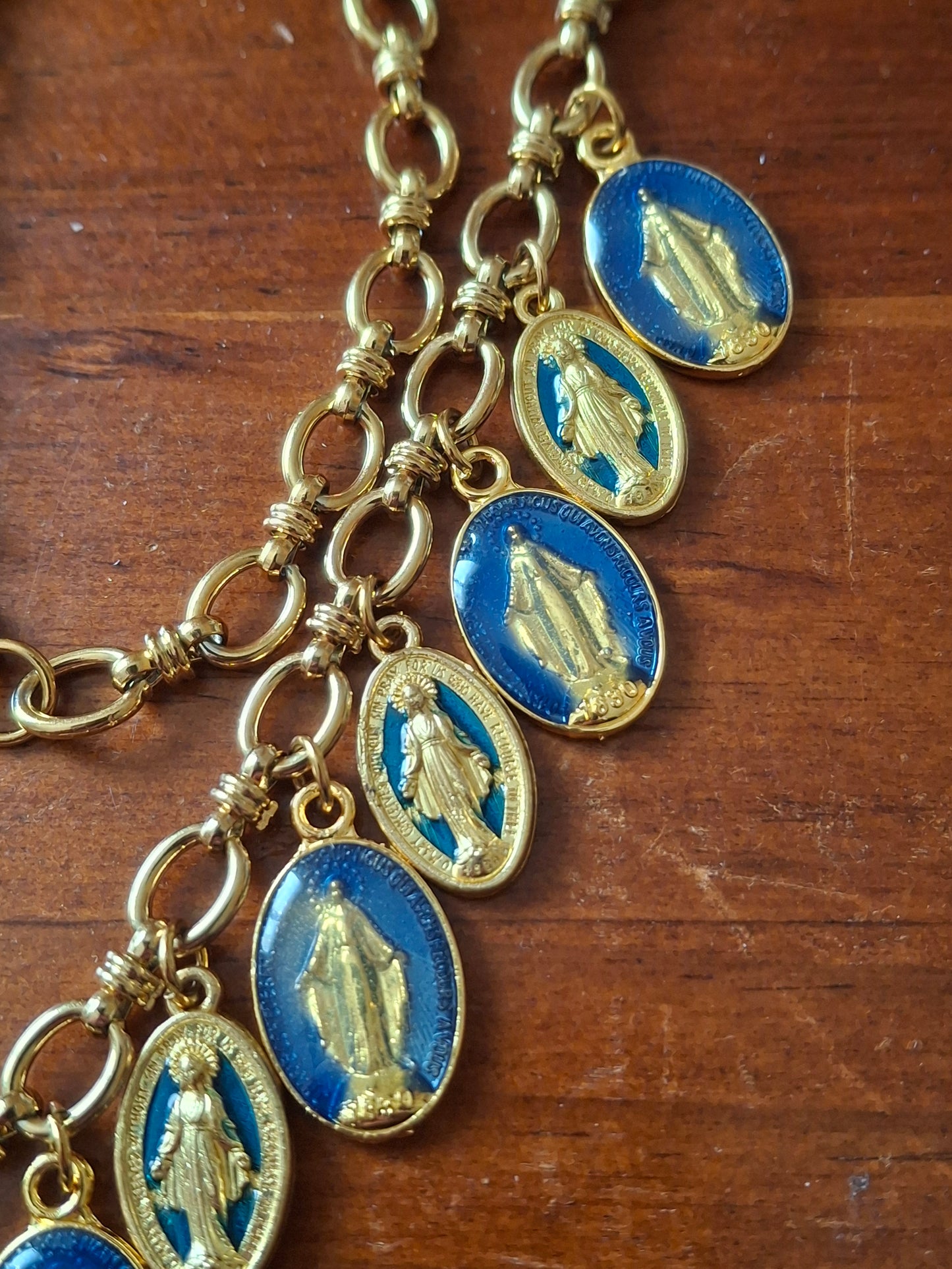 Halskette, Panzerkette, Edelstahl 316, großes Barockkreuz, 18 Karat vergoldet, mit AAA-Zirkonia besetzt und Madonna-Anhänger
