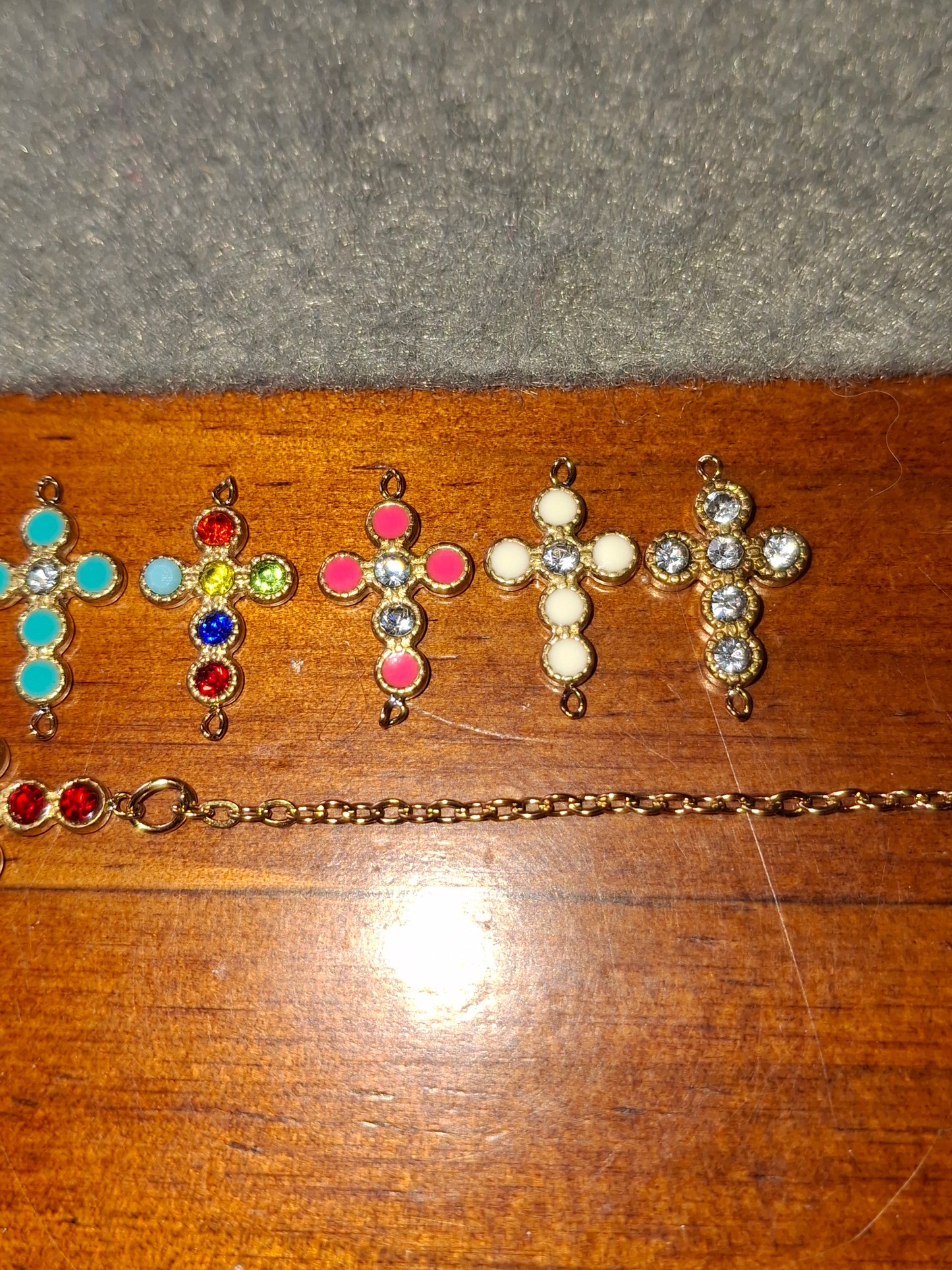 Bracelet chaîne acier inoxydable stainless steel 316 et croix stainless steel 316 plaqué or sur mesure