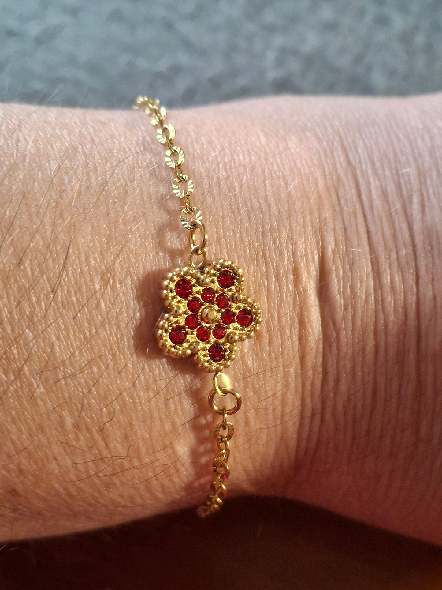 Bracelet chaîne acier inoxydable stainless steel 316 et fleur de prunier stainless steel 316 sertie zirconium sur mesure