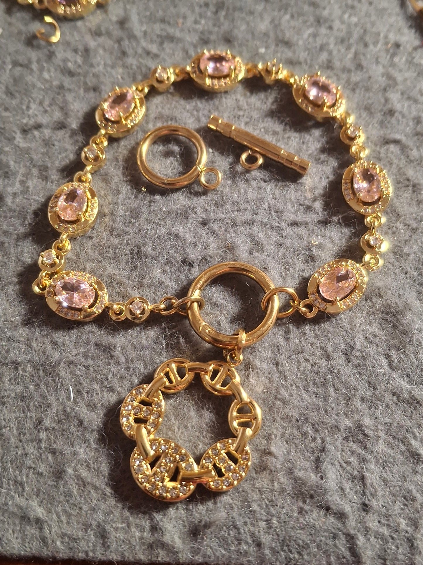 Armband Kette Edelstahl mit Kristall- und Zirkonia-Besatz Karabinerverschluss und polierter Edelstahl-Ankerkettenanhänger mit Zirkonia-Besatz handgefertigt