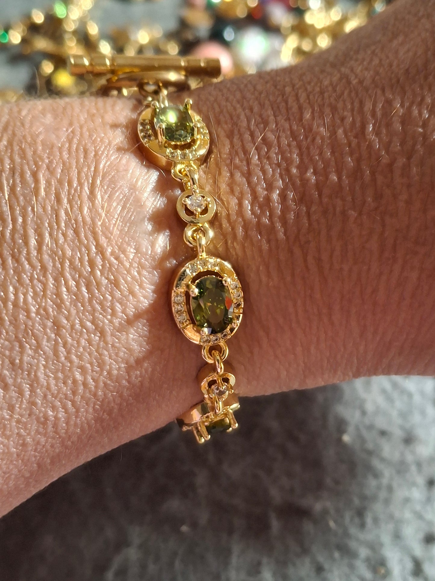 Bracelet très belle chaîne acier inoxydable stainless steel 316 serti cristal et zirconium, grande médaille madone vierge miraculeuse stainless steel 316 handmade