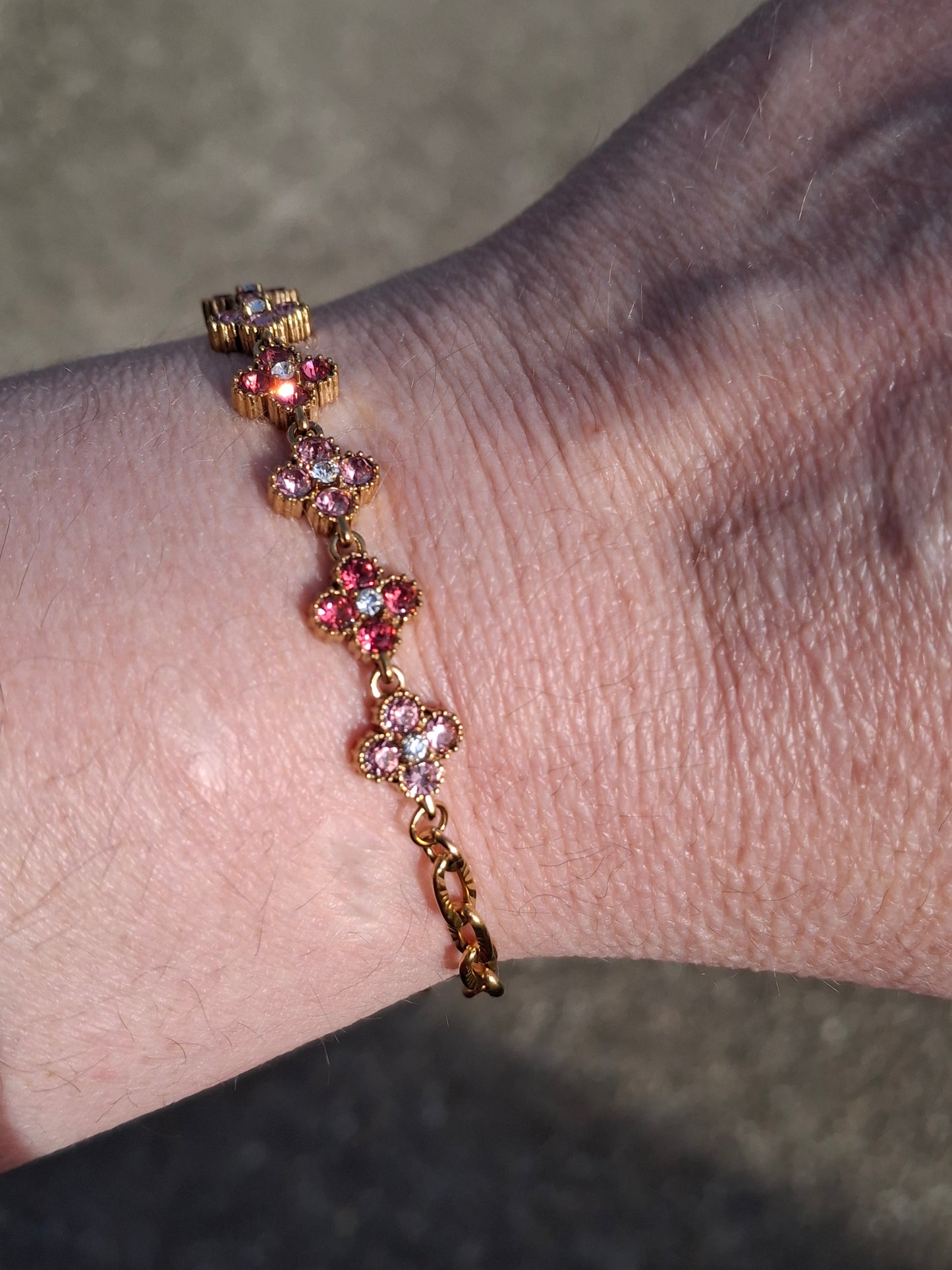 Armband Kette Edelstahl 316 Glieder mit geriffelter Panzerkette und blütenförmiger Kette mit rosafarbenem Kristallbesatz Edelstahl 316 handgefertigt verstellbar