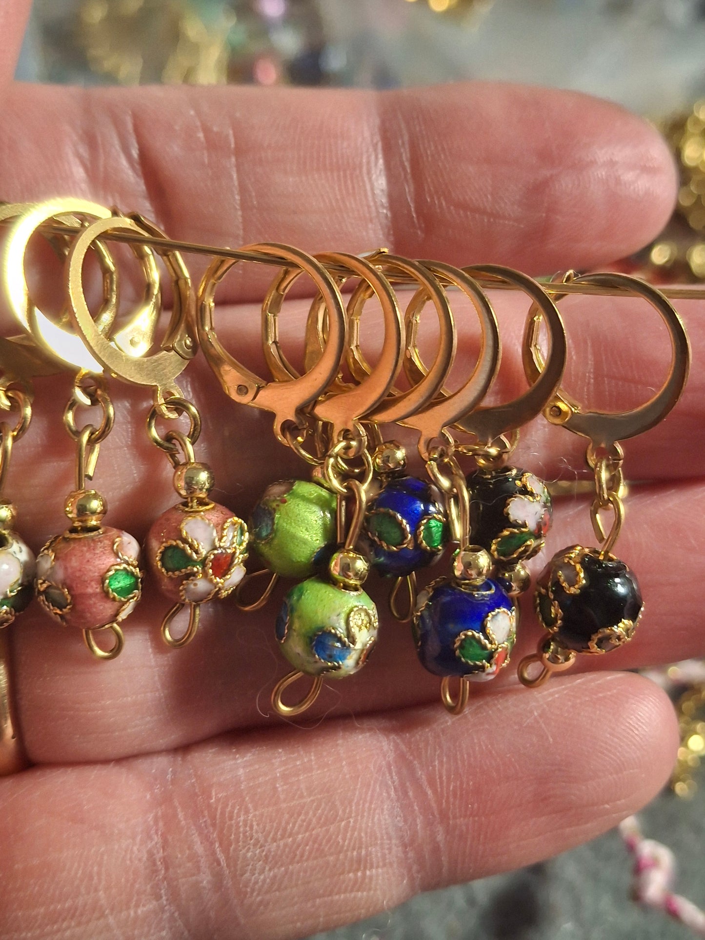 Boucles d oreilles mini creole et perle en émail cloisonné handmade