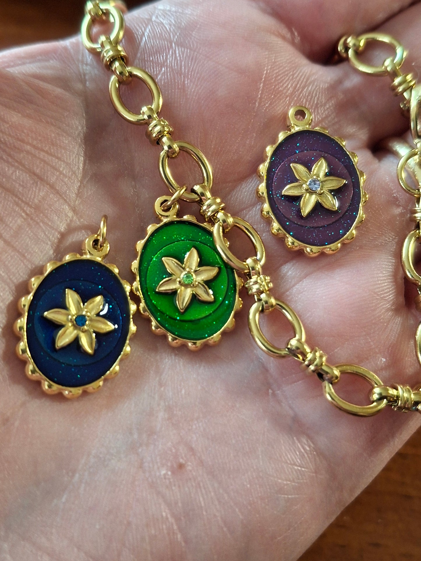 Bracelet chaîne acier inoxydable stainless steel 316 et pendentif email coloré stainless steel 316 sur mesure