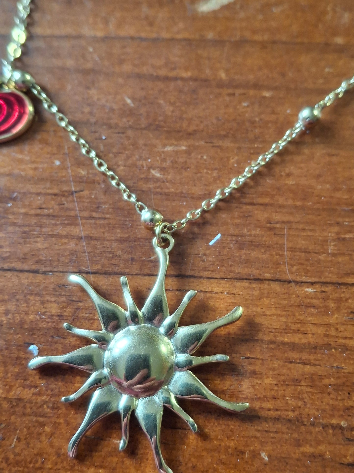 Collier chaîne dorée acier inoxydable stainless steel 316 et breloques stainless steel 316 handmade réglable ajustable