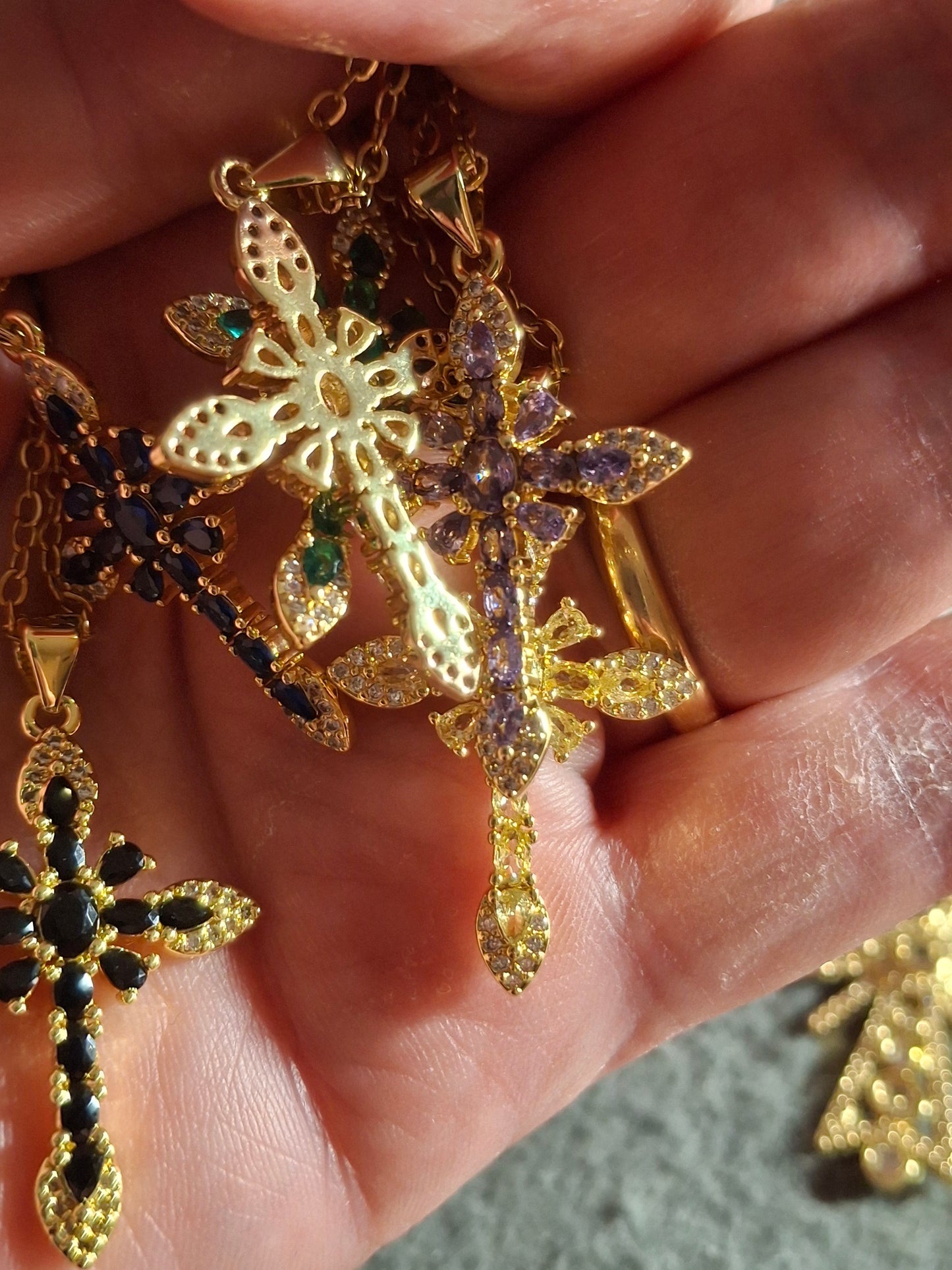 Halskette, vergoldete Edelstahlkette 316, barockes Kreuz, 18K vergoldet, Zirkonia- und AAA-Kristallbesatz