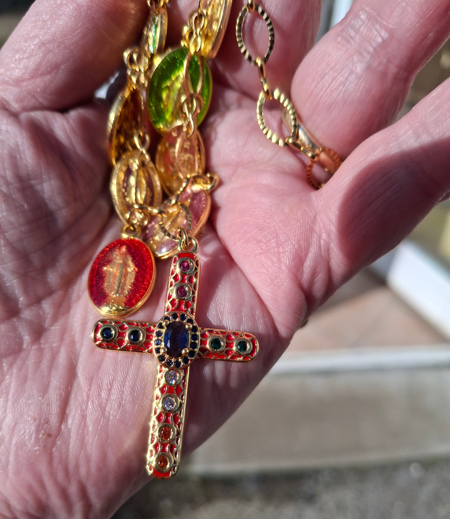 Collier chaîne dorée acier inoxydable stainless steel croix bohème et breloques handmade réglable ajustable