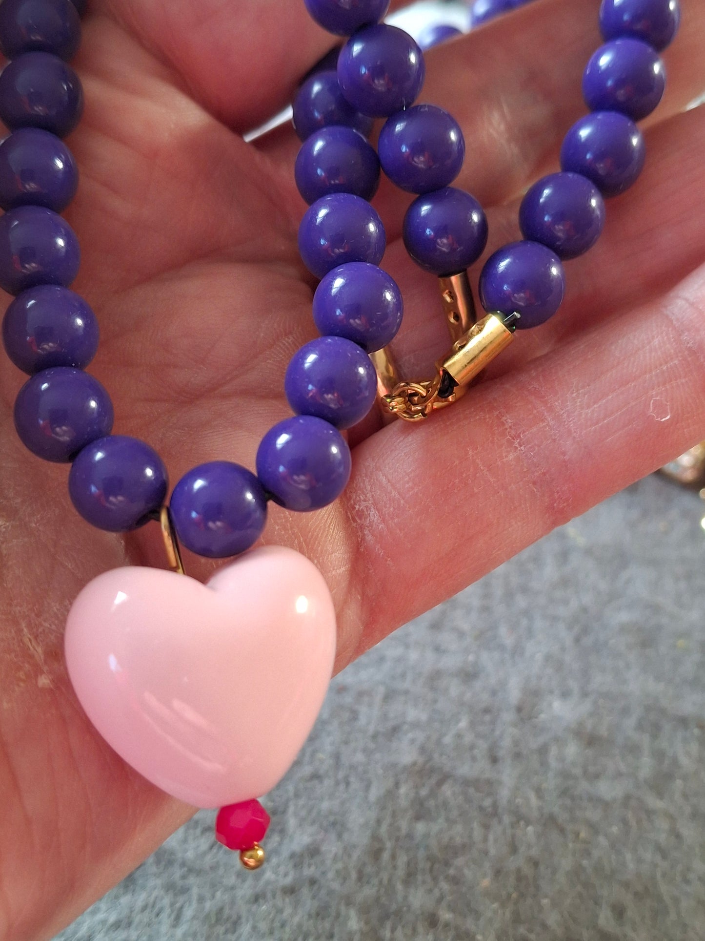 Collier perles acrylique et coeur handmade