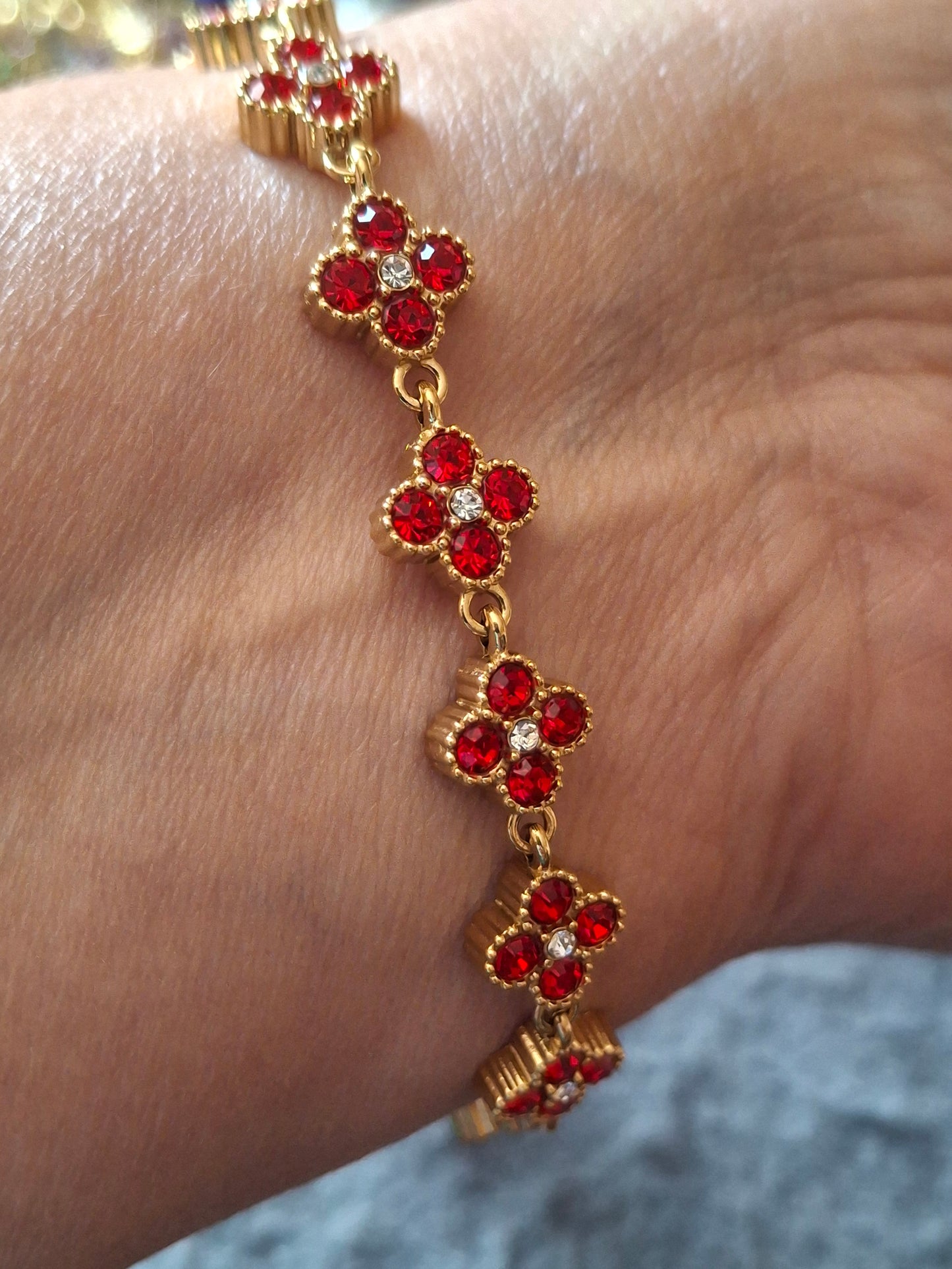 Bracelet maille gourmette stainless steel 316 trèfle cristal rouge, breloques stainless steel 316 poli,fermoir toggle handmade