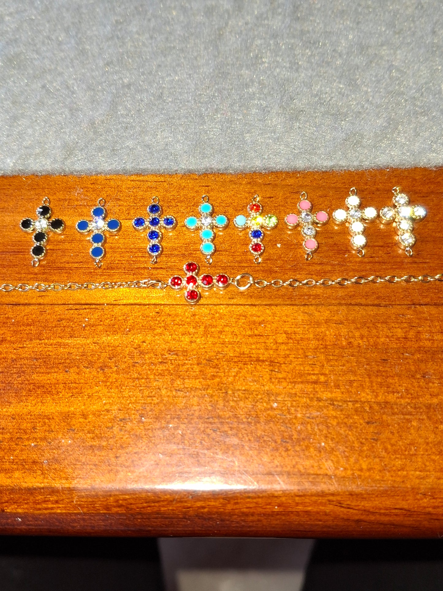 Bracelet chaîne acier inoxydable stainless steel 316 et croix stainless steel 316 plaqué or sur mesure