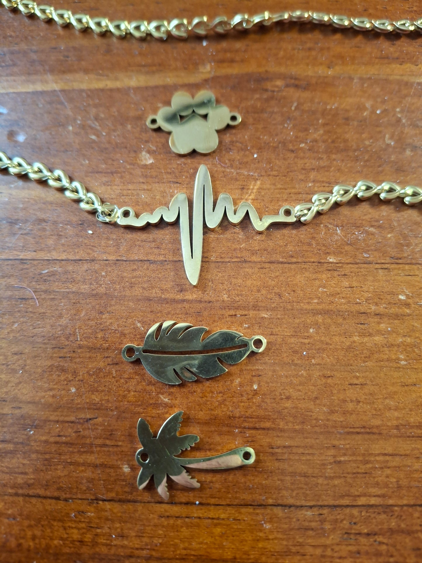 Halskette goldfarbene Edelstahlkette und Edelstahlverbinder