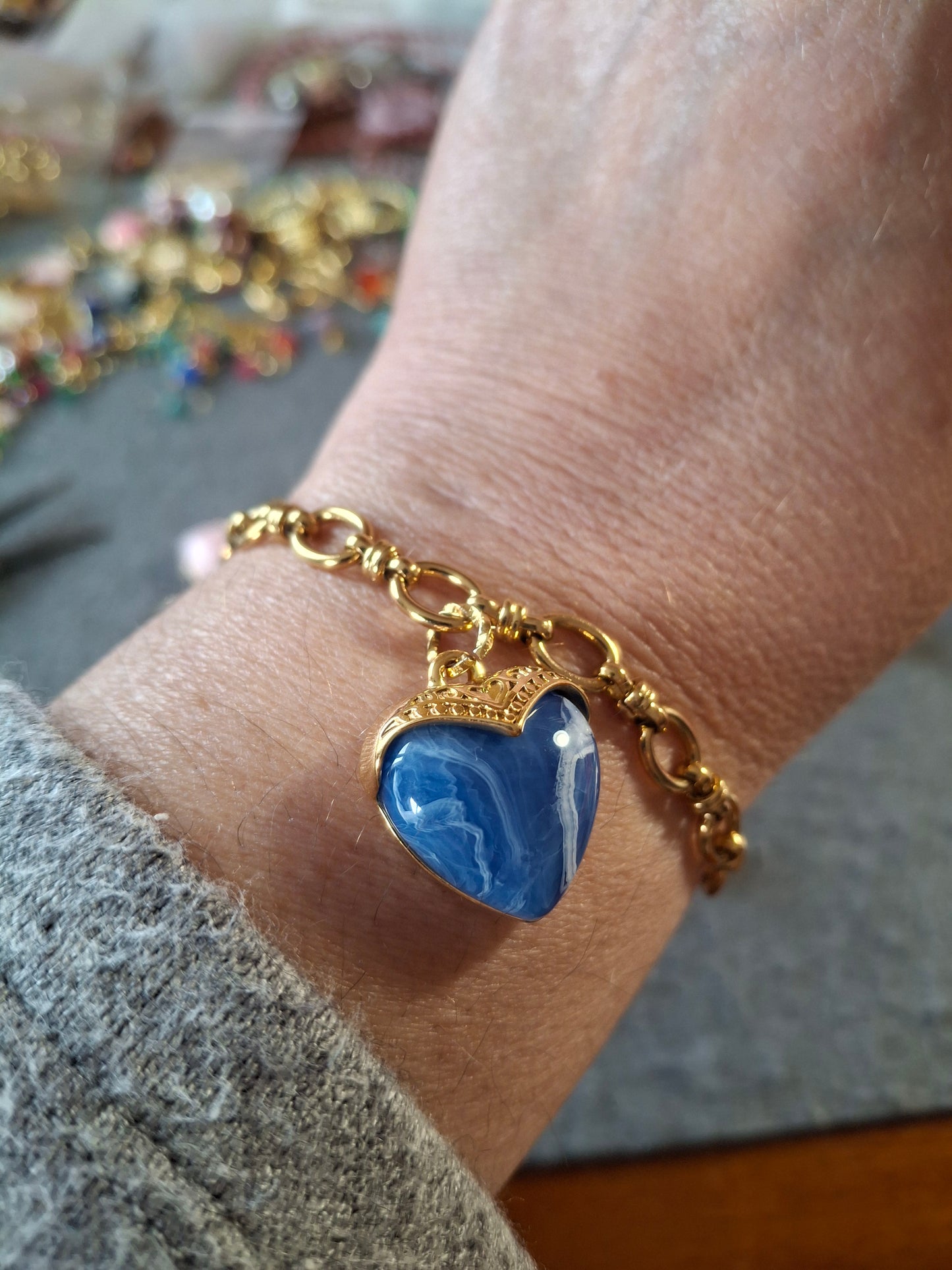 Bracelet chaîne maille gourmette acier inoxydable stainless steel 316 sur mesure grand cœur stainless steel 316 et résine colorée