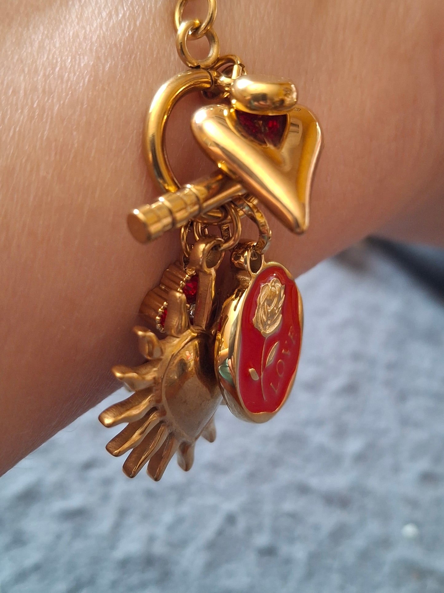 Bracelet maille gourmette stainless steel 316 trèfle cristal rouge, breloques stainless steel 316 poli,fermoir toggle handmade