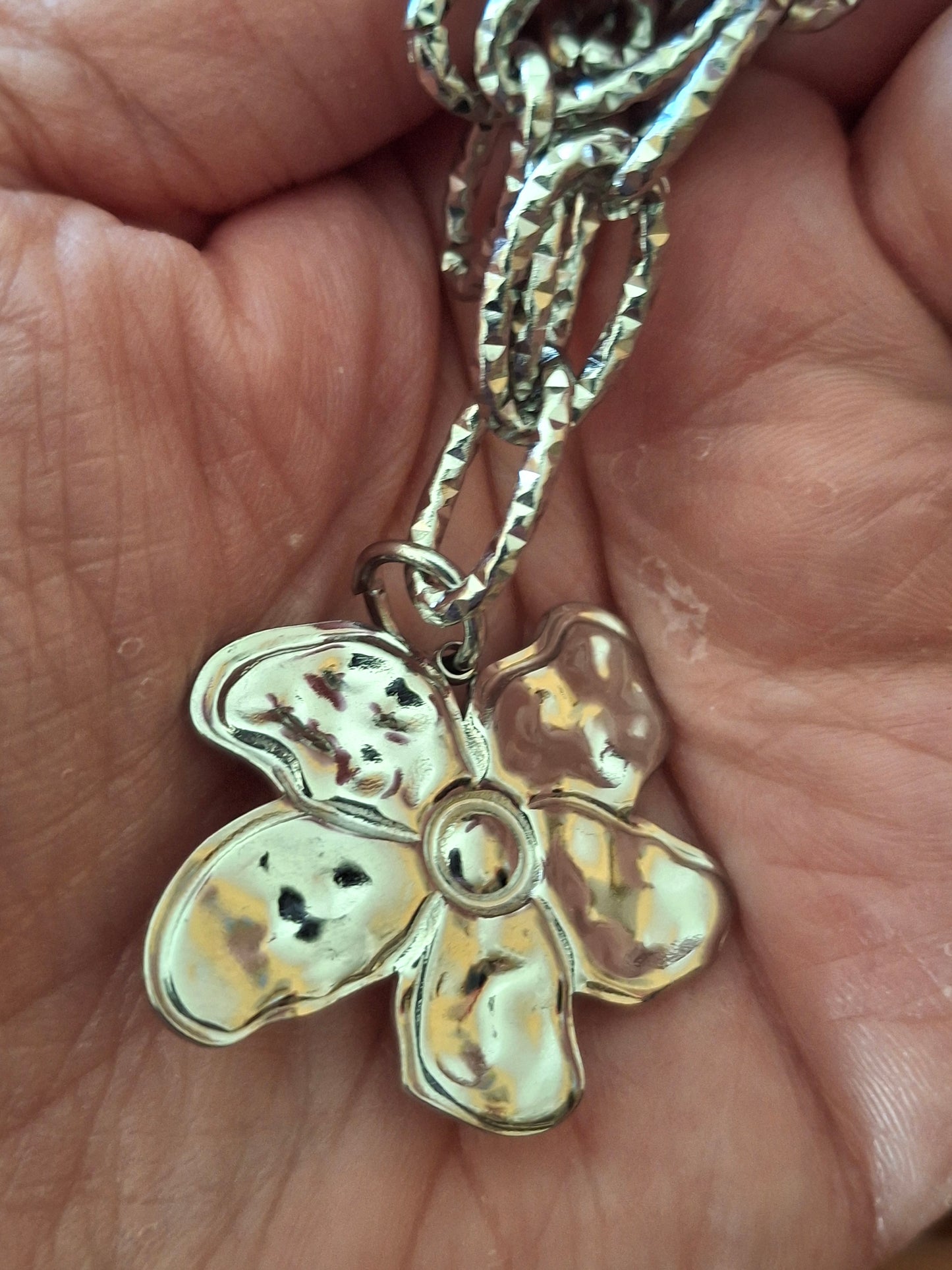 Sehr schöne Halskette aus Edelstahl 316, Anhänger Blume aus Edelstahl 316, verstellbar.