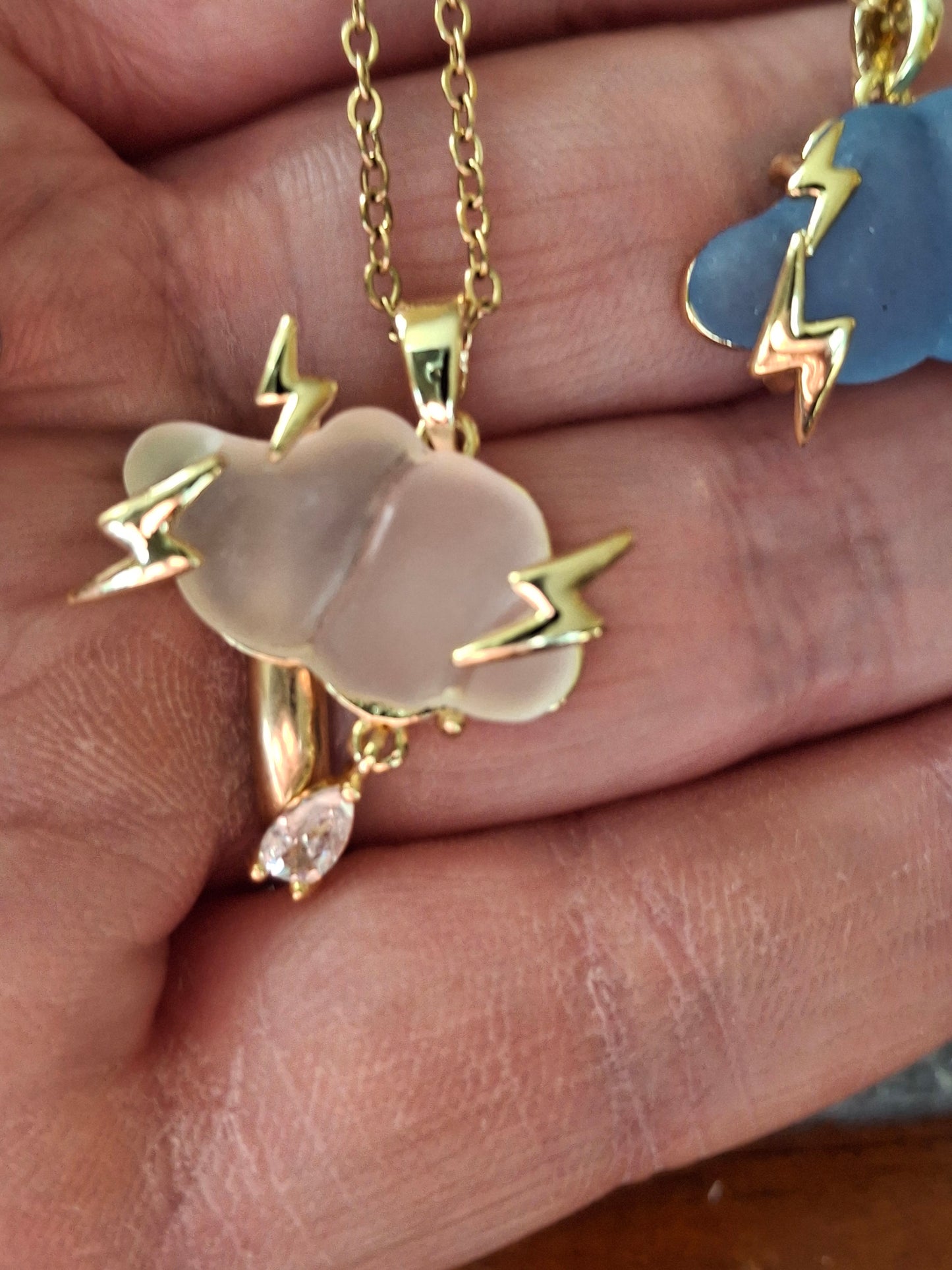 Collier chaîne acier inoxydable stainless steel 316 nuage resine serti stainless steel 316 pendentif zirconium réglable