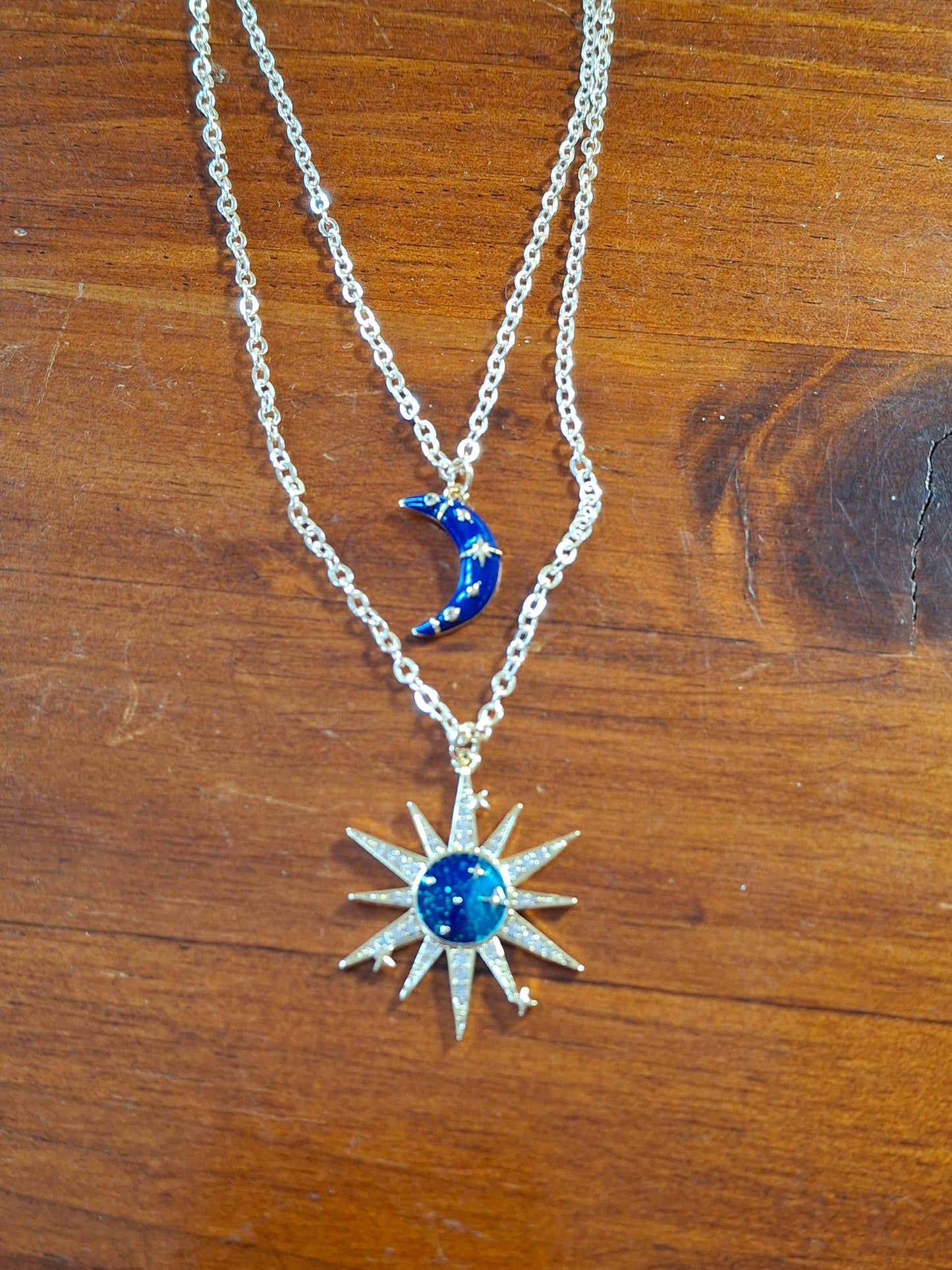 Collier chaîne dorée acier inoxydable stainless steel 316 soleil plaqué or 18K email serti zirconium