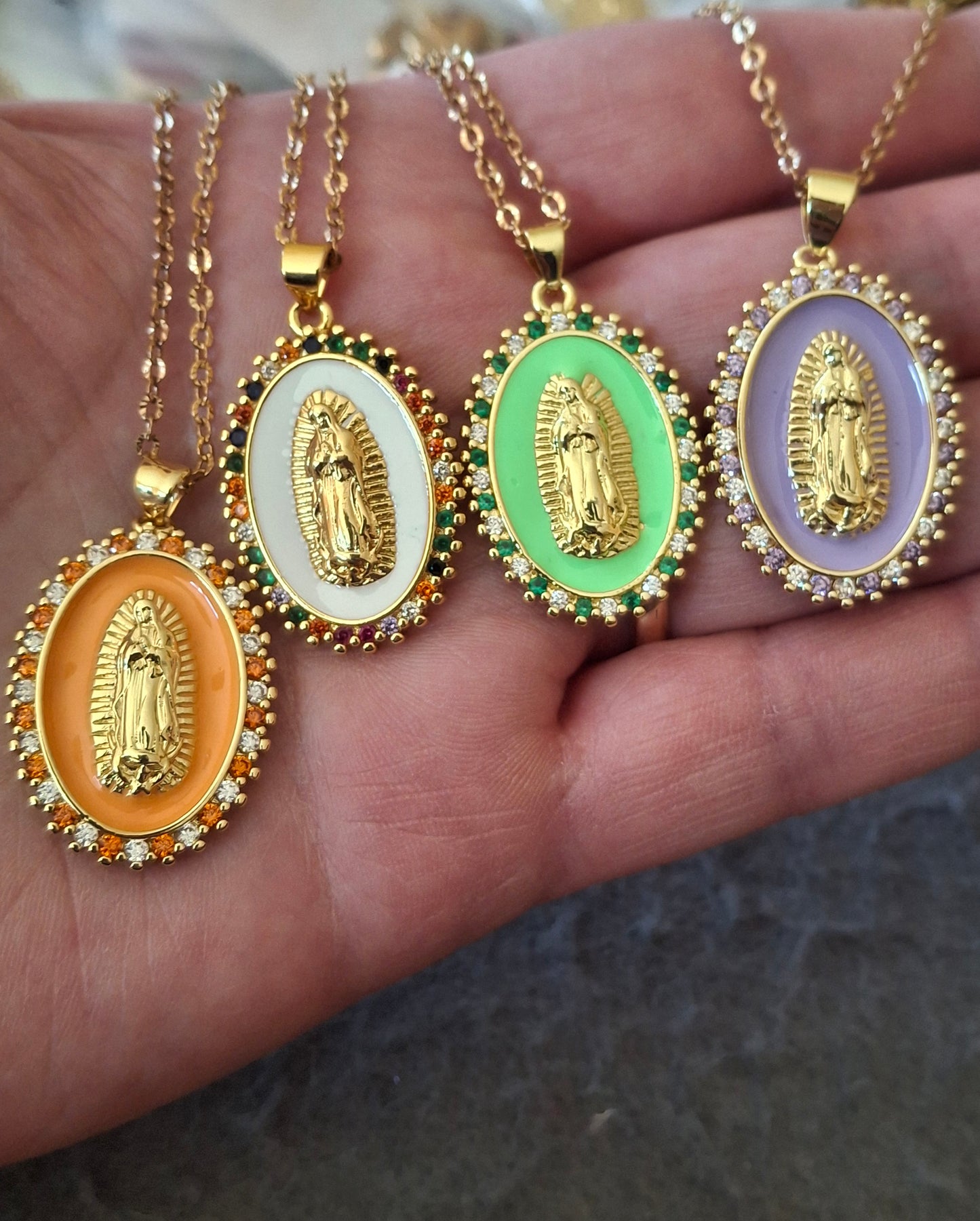 Halskette, goldene Kette aus Edelstahl 316, große Madonnen-Medaille 18K vergoldet mit AAA-Zirkonia besetzt