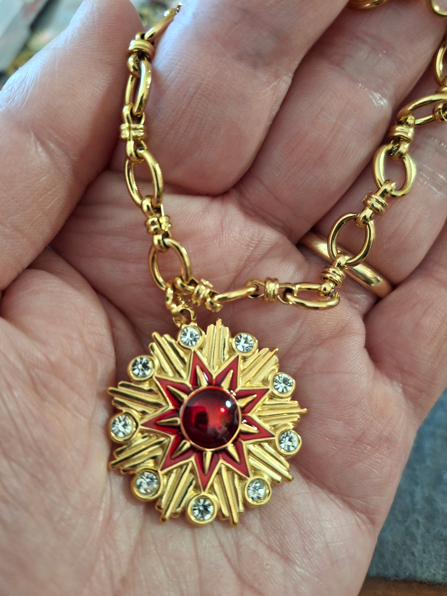 Bracelet chaîne acier inoxydable stainless steel 316 pendentif stainless steel 316 email rouge serti zirconium, sur mesure