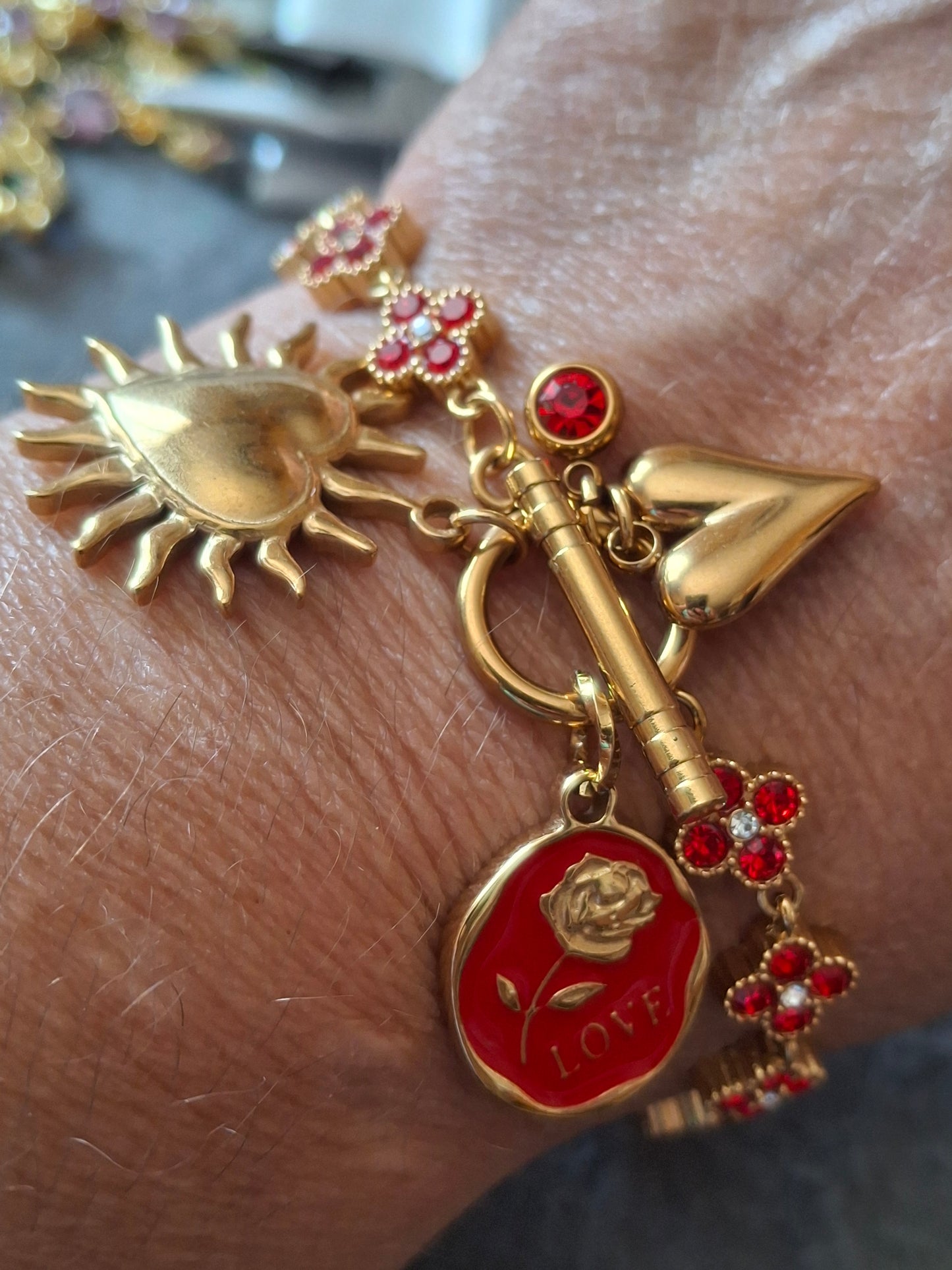 Bracelet maille gourmette stainless steel 316 trèfle cristal rouge, breloques stainless steel 316 poli,fermoir toggle handmade