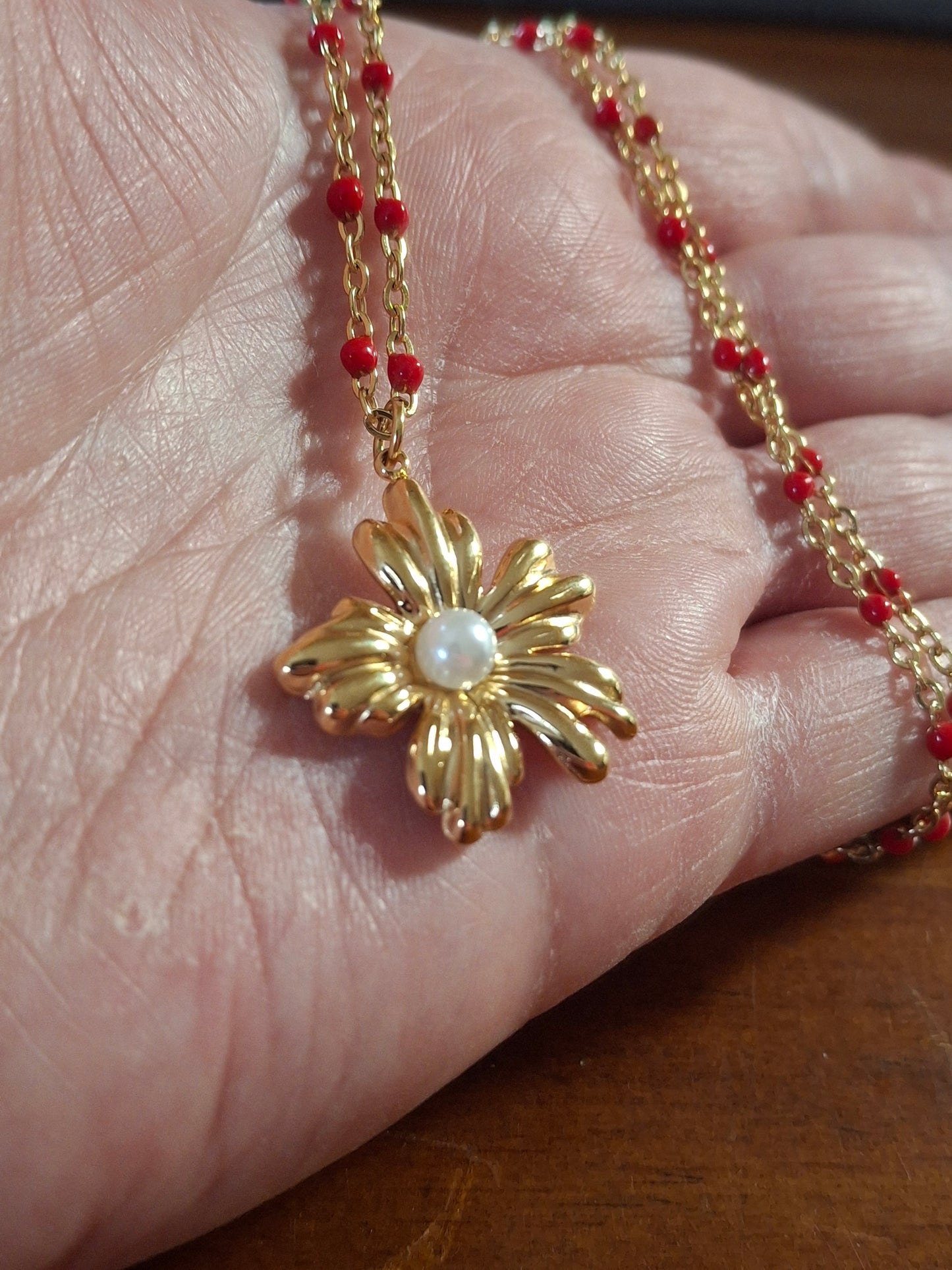 Collier chaîne dorée acier inoxydable et fleur stainless steel