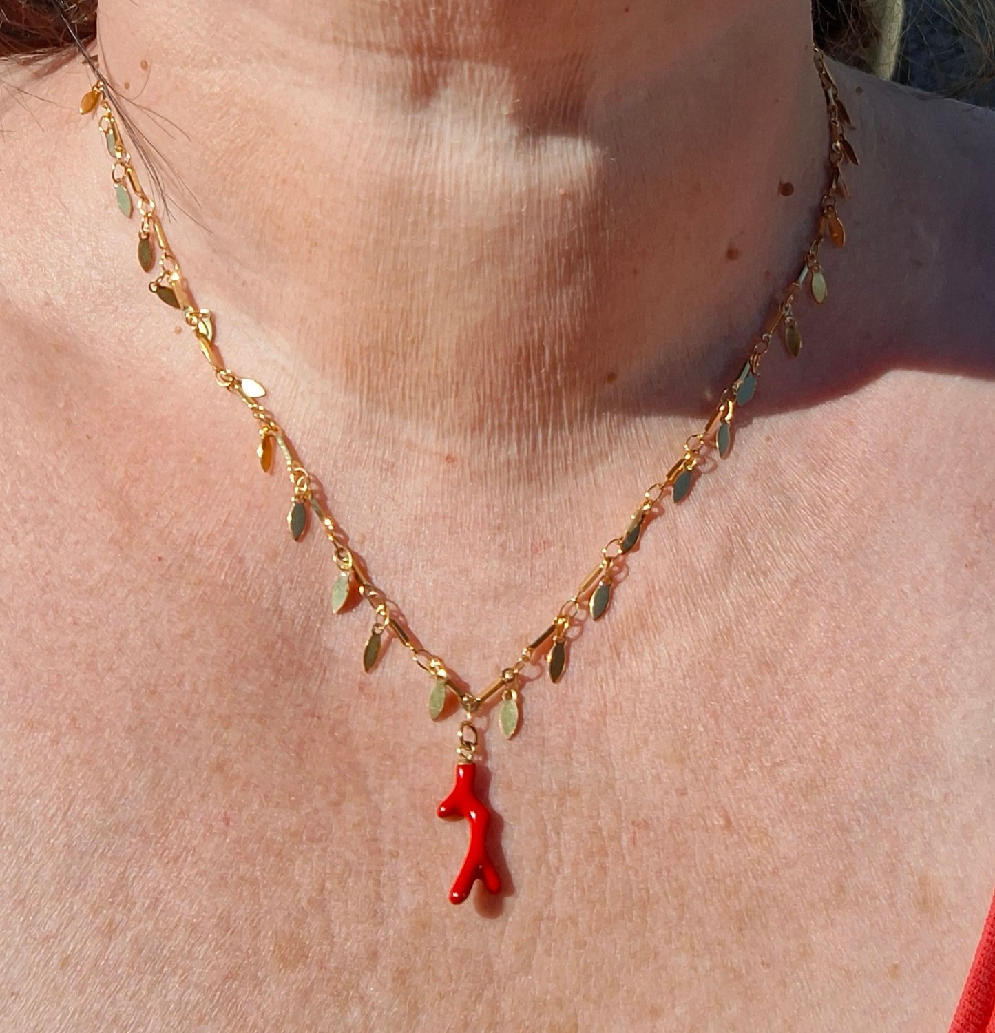 Collier chaîne dorée acier inoxydable stainless steel 316 pendentif corail