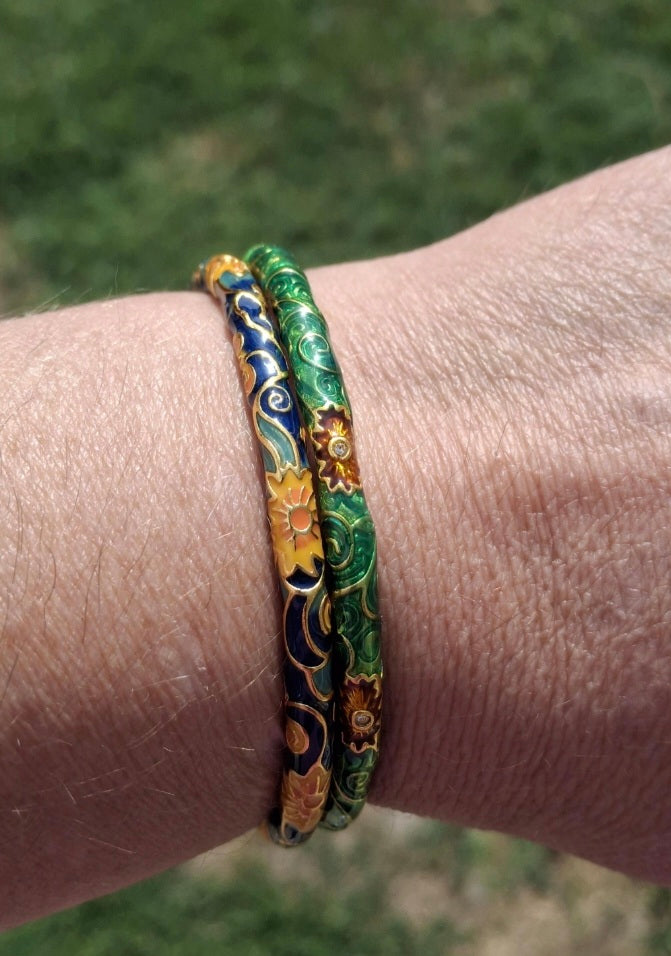 Pretty open cloisonné enamel rush with filigree flowers