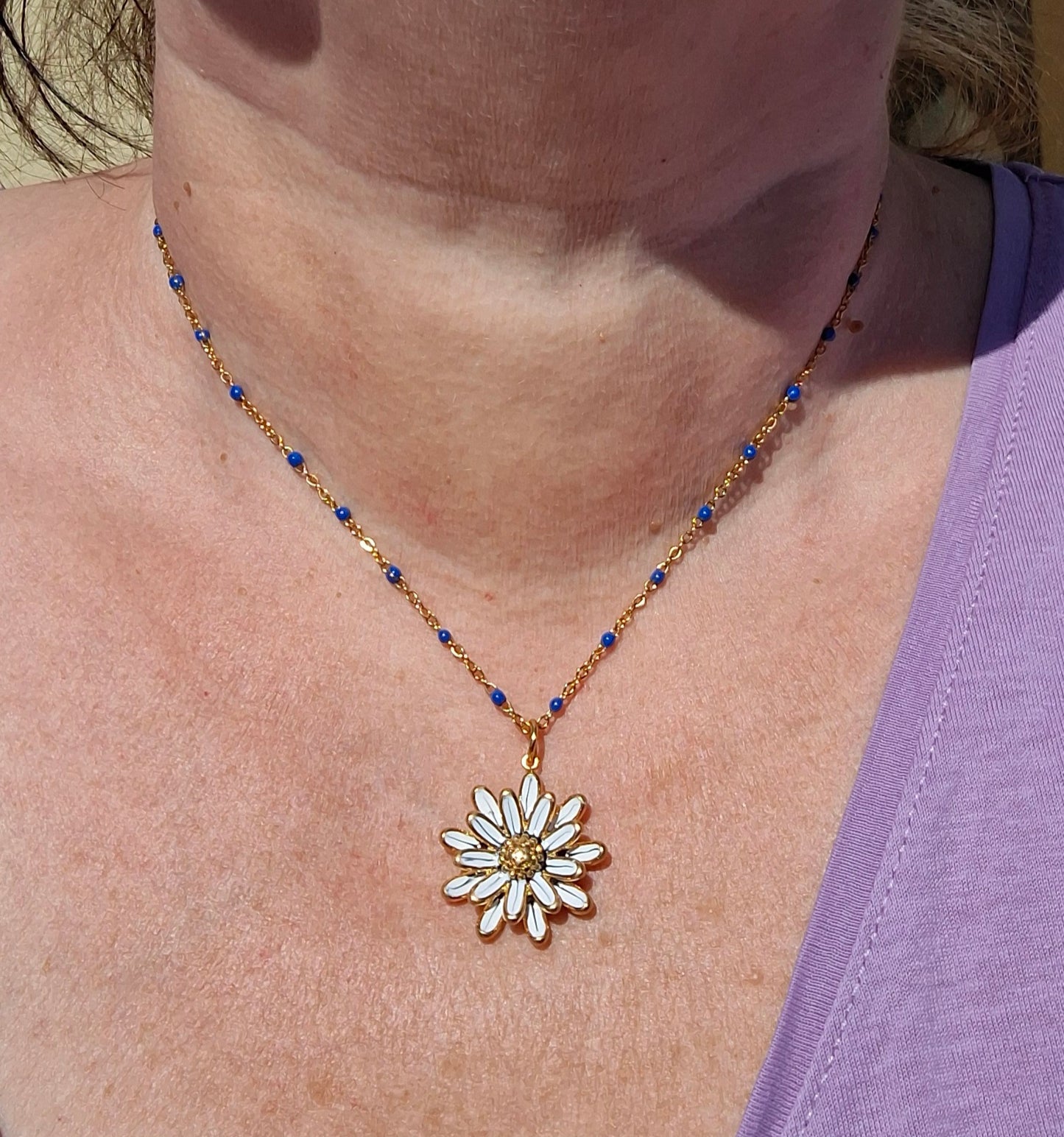 Collier chaîne dorée acier inoxydable stainless steel et fleur stainless steel 316 polie