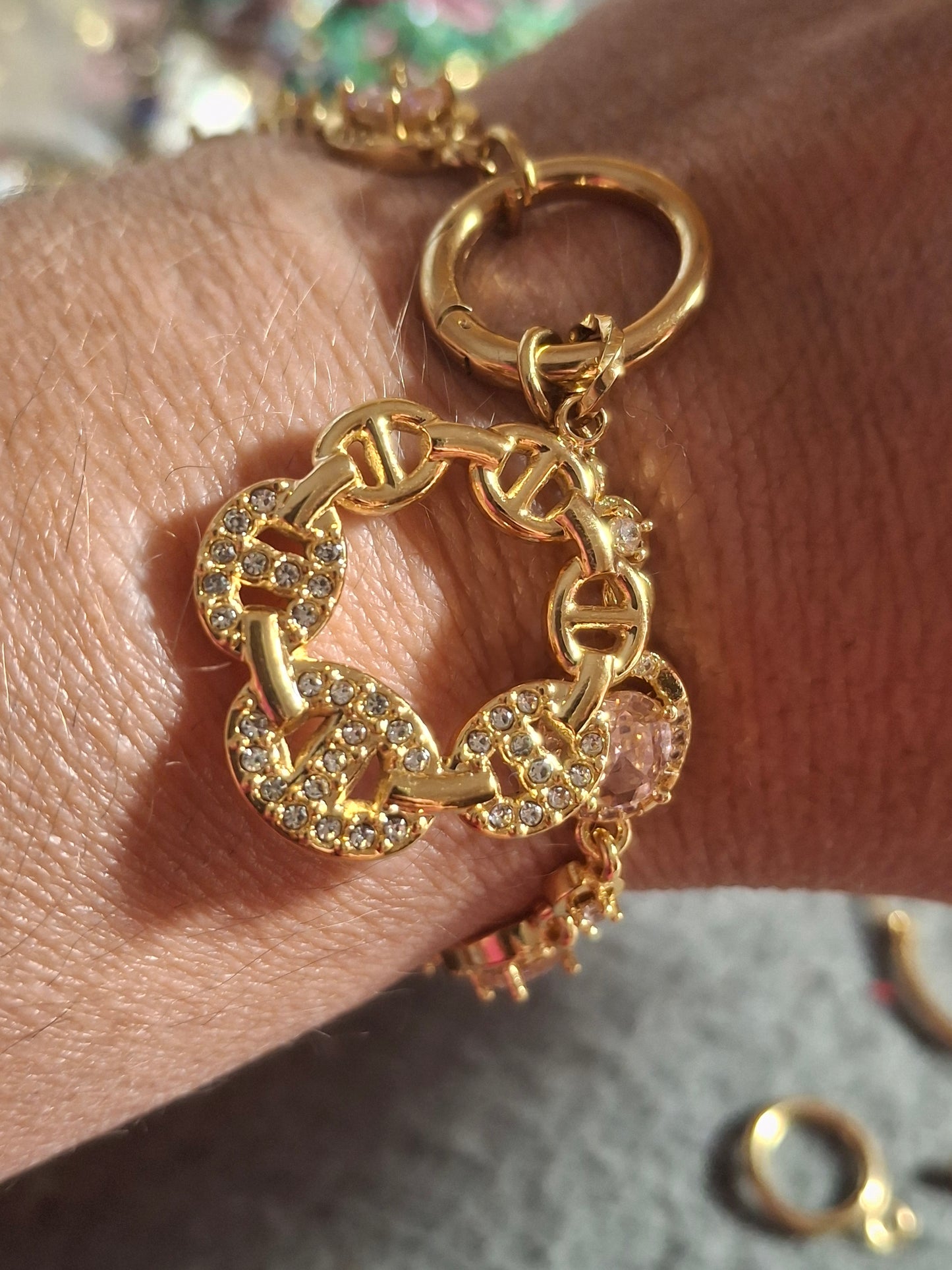 Armband Kette Edelstahl mit Kristall- und Zirkonia-Besatz Karabinerverschluss und polierter Edelstahl-Ankerkettenanhänger mit Zirkonia-Besatz handgefertigt