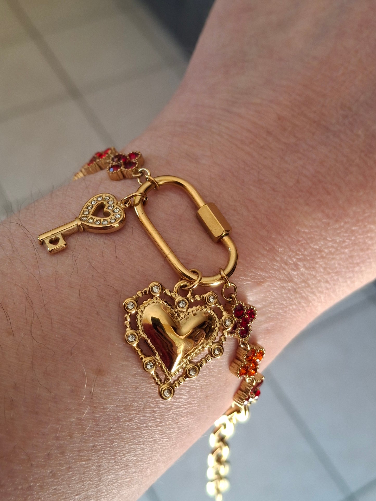 Armband mit sehr schönen hochwertigen Ketten aus Edelstahl 316 und handgefertigten Anhängern aus Edelstahl 316 nach Maß