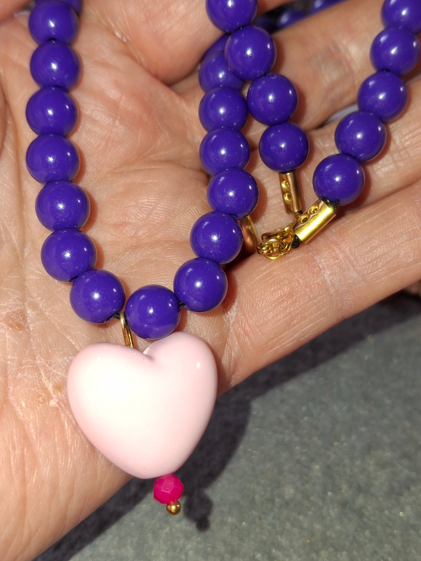 Collier perles acrylique et coeur handmade