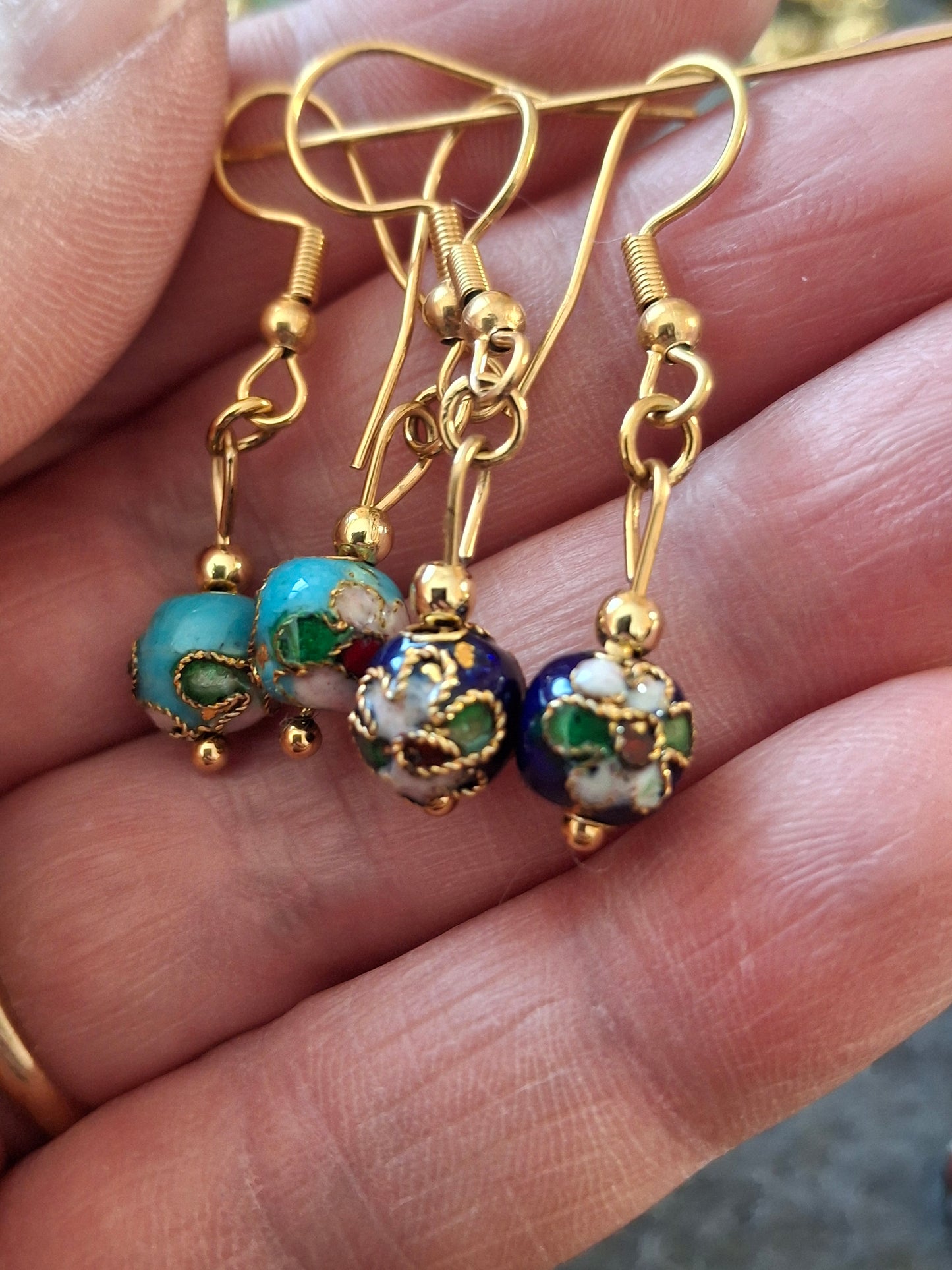 Boucles d oreilles attaches indiennes stainless steel 316 et perle en email cloisonné