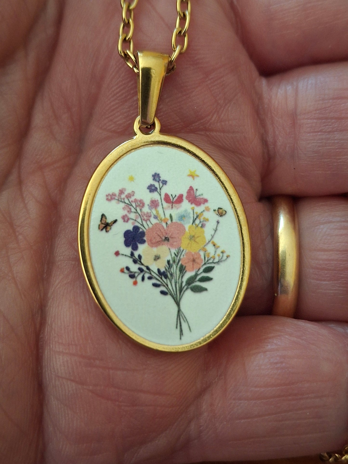 Goldene Halskette aus Edelstahl 316 mit retro Anhänger aus Edelstahl 316