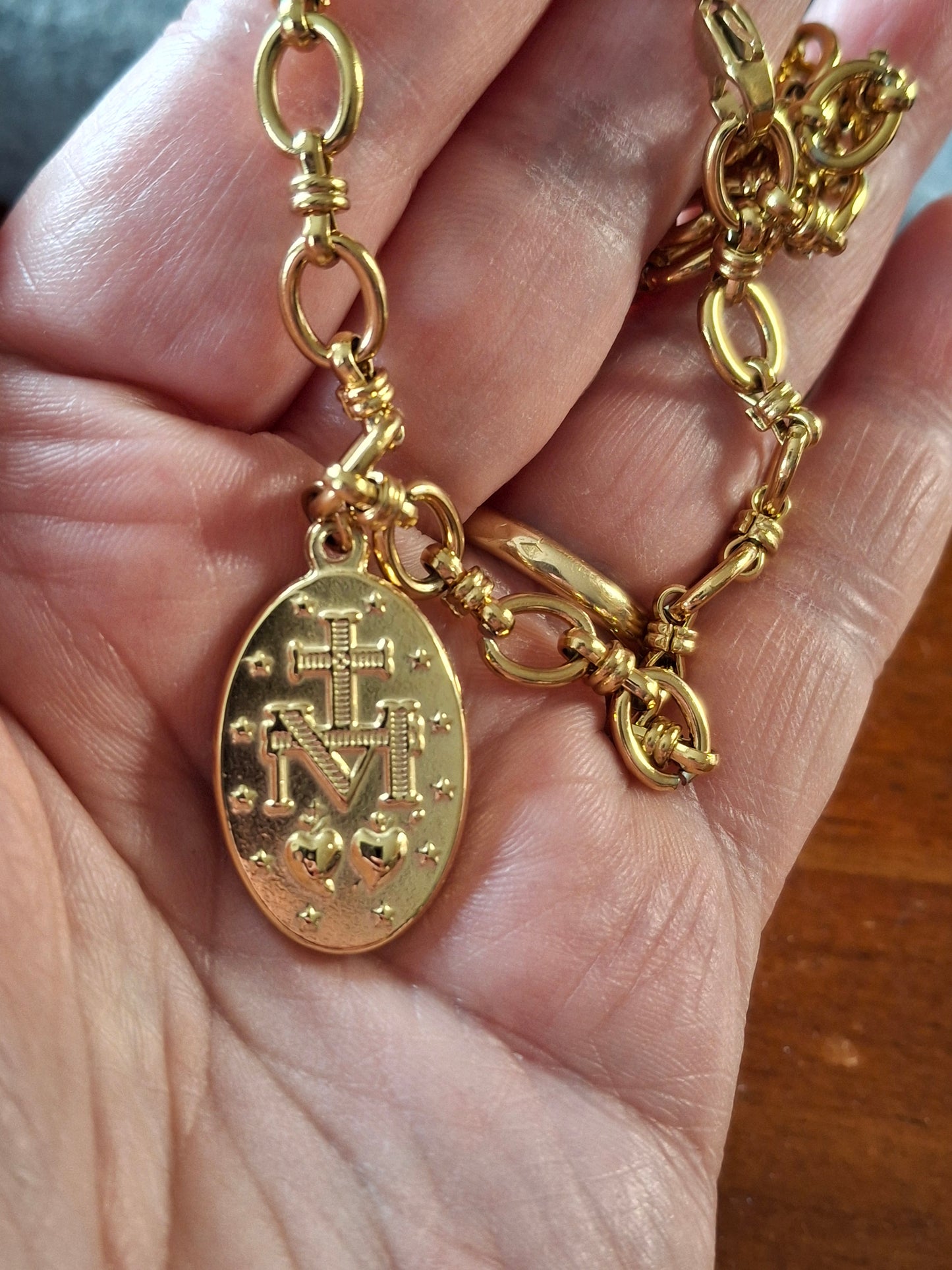 Bracelet chaîne acier inoxydable stainless steel 316 et grande médaille madone stainless steel 316