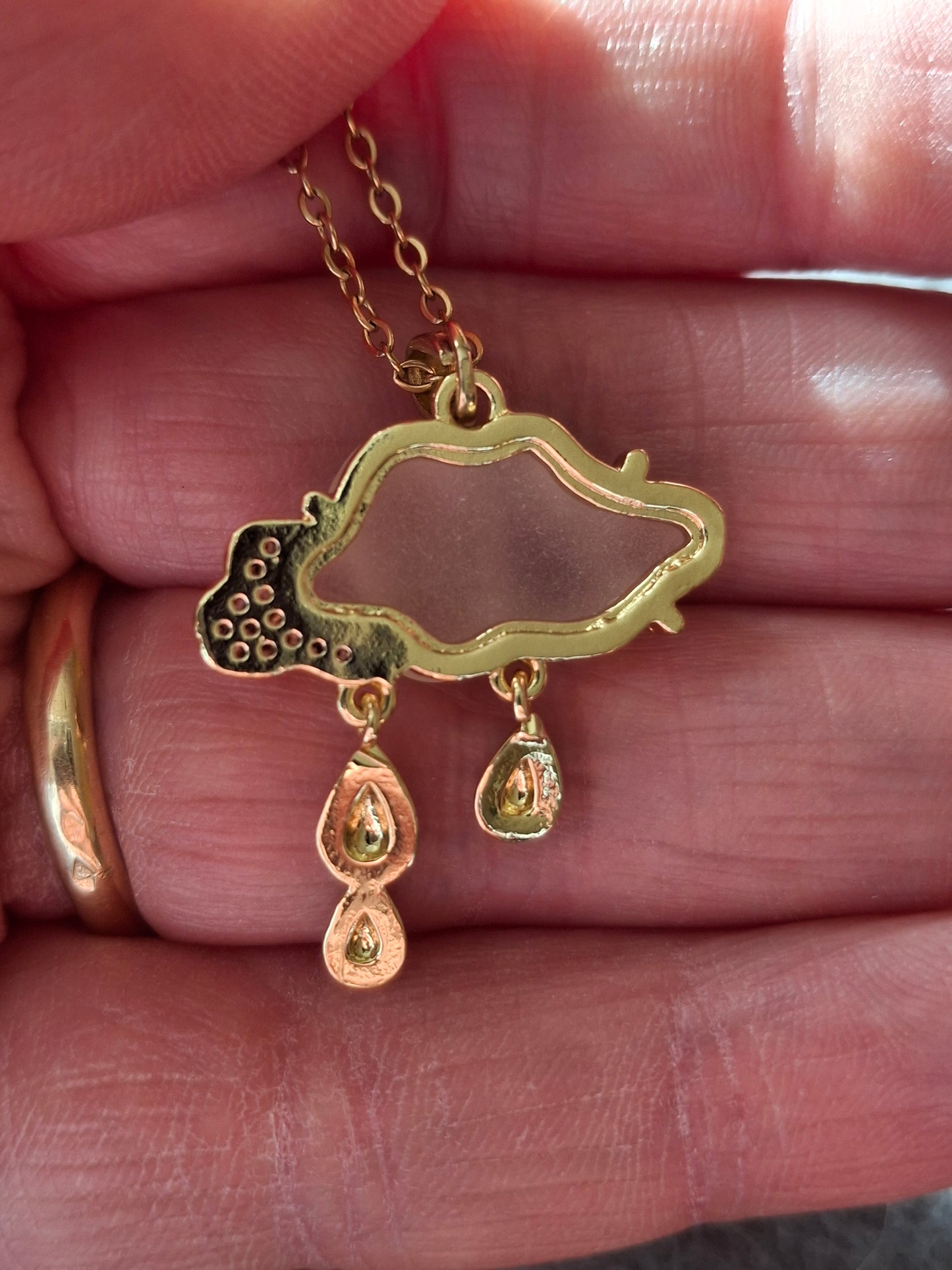 Collier chaîne dorée acier inoxydable stainless steel 316 nuage en résine serti zirconium acier inoxydable stainless steel 316 réglable