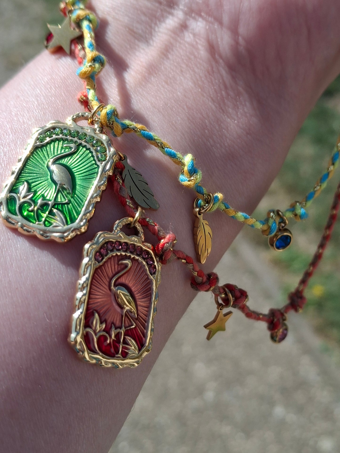 Handgefertigte verstellbare Halskette aus geflochtener Kordel mit Anhängern aus 316er Edelstahl