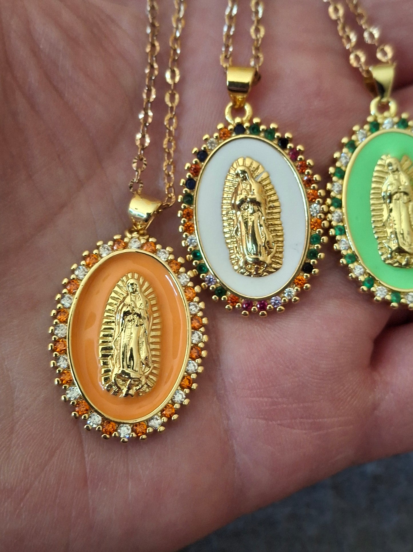 Halskette, goldene Kette aus Edelstahl 316, große Madonnen-Medaille 18K vergoldet mit AAA-Zirkonia besetzt