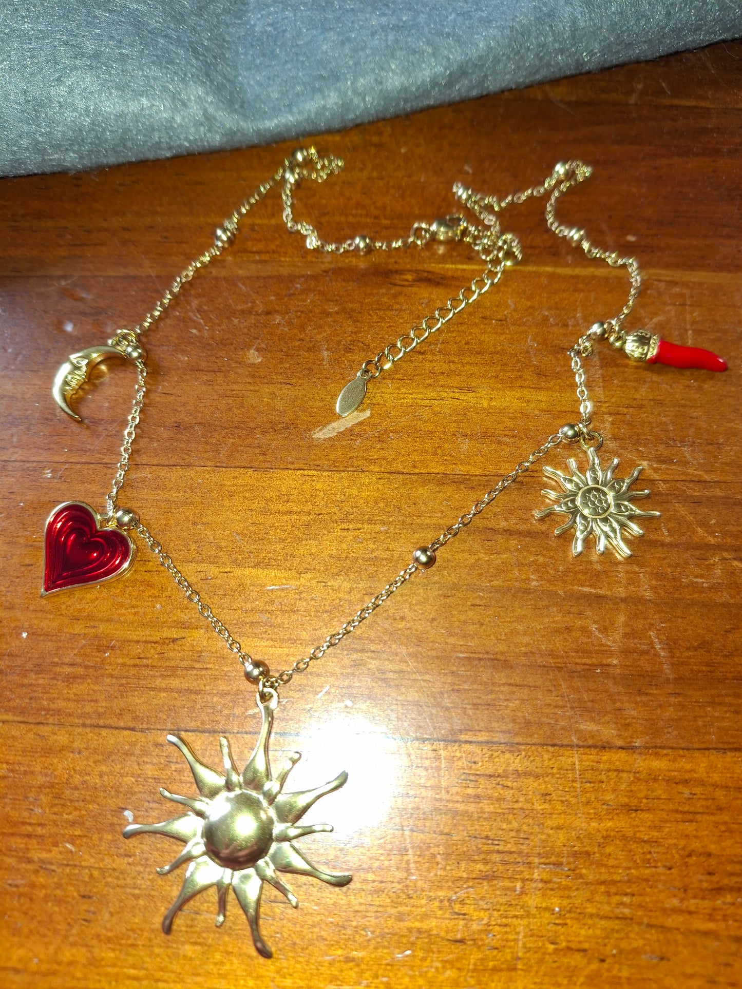 Collier chaîne dorée acier inoxydable stainless steel 316 et breloques stainless steel 316 handmade réglable ajustable