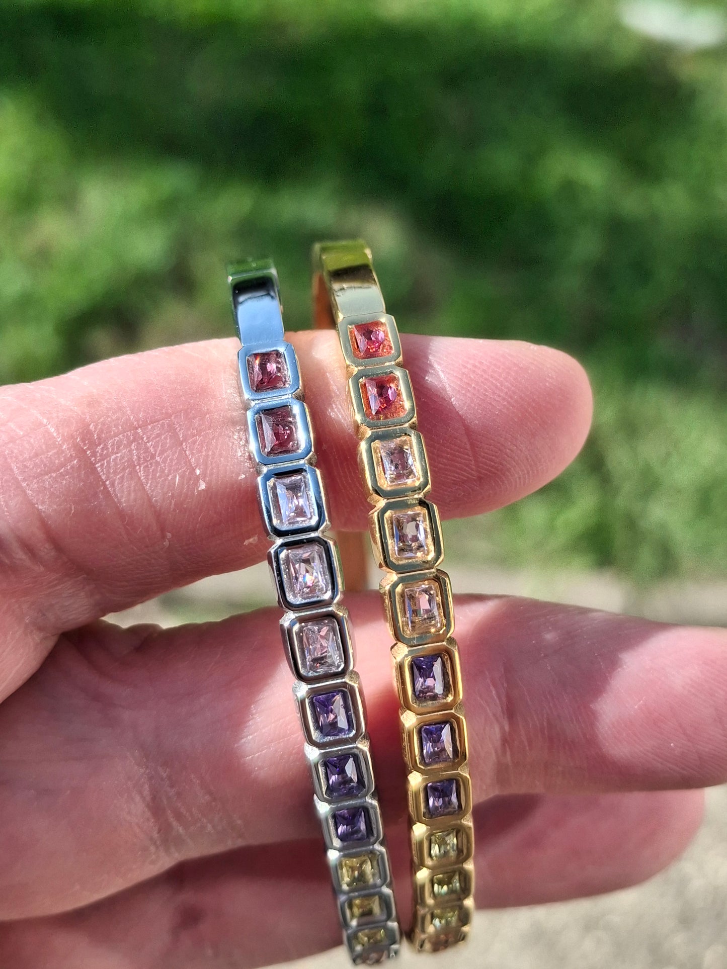 Thin rigid band set with crystal in stainless steel 316