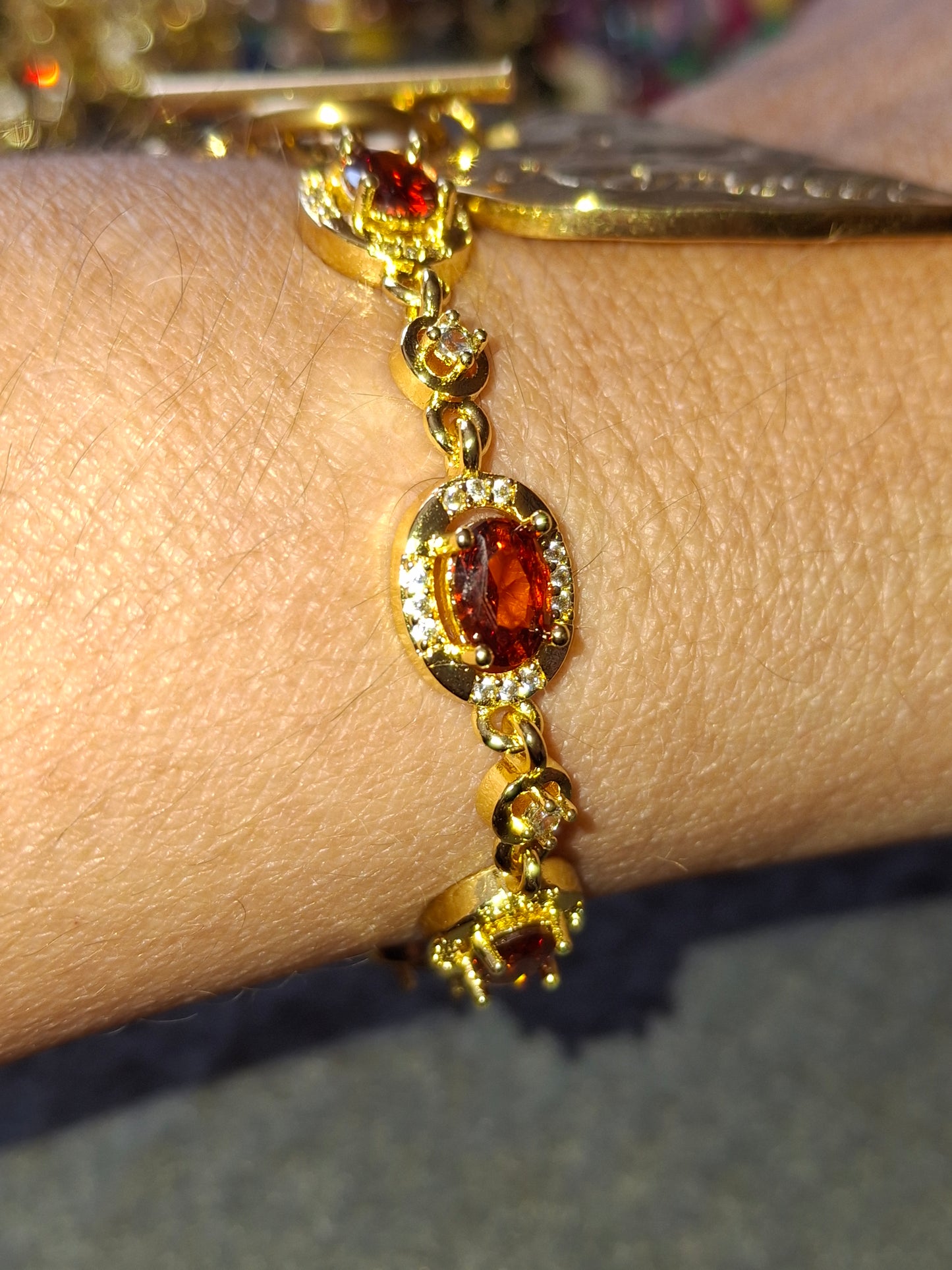 Bracelet maille gourmette stainless steel serti cristal rouge/ orange, grand cœur et clef stainless steel 316 fermoir toggle handmade