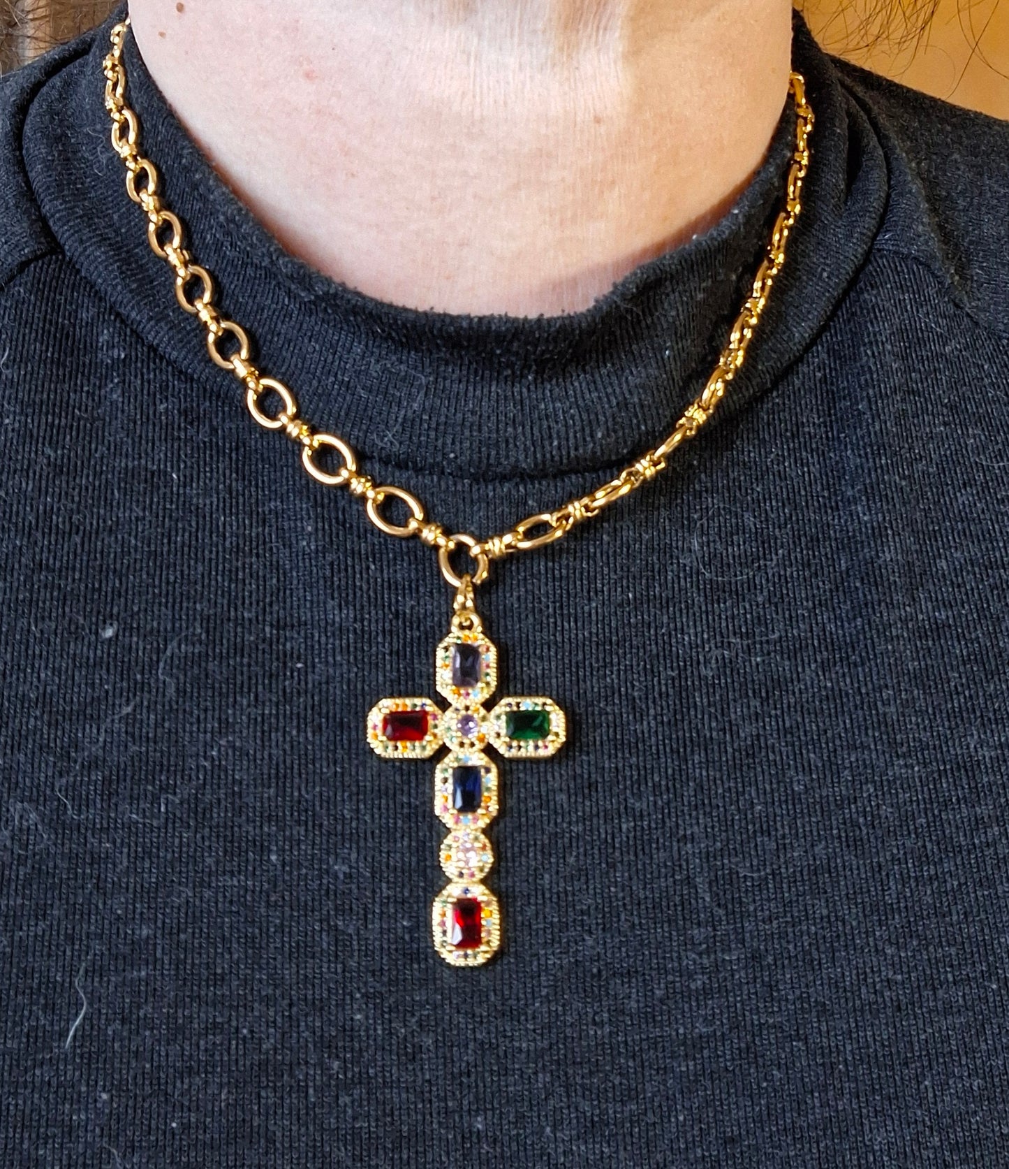 Halskette aus Edelstahl 316, Panzerkette, großes Kreuz, 18 Karat vergoldet, besetzt mit AAA-Kristallen und österreichischen Zirkonia.