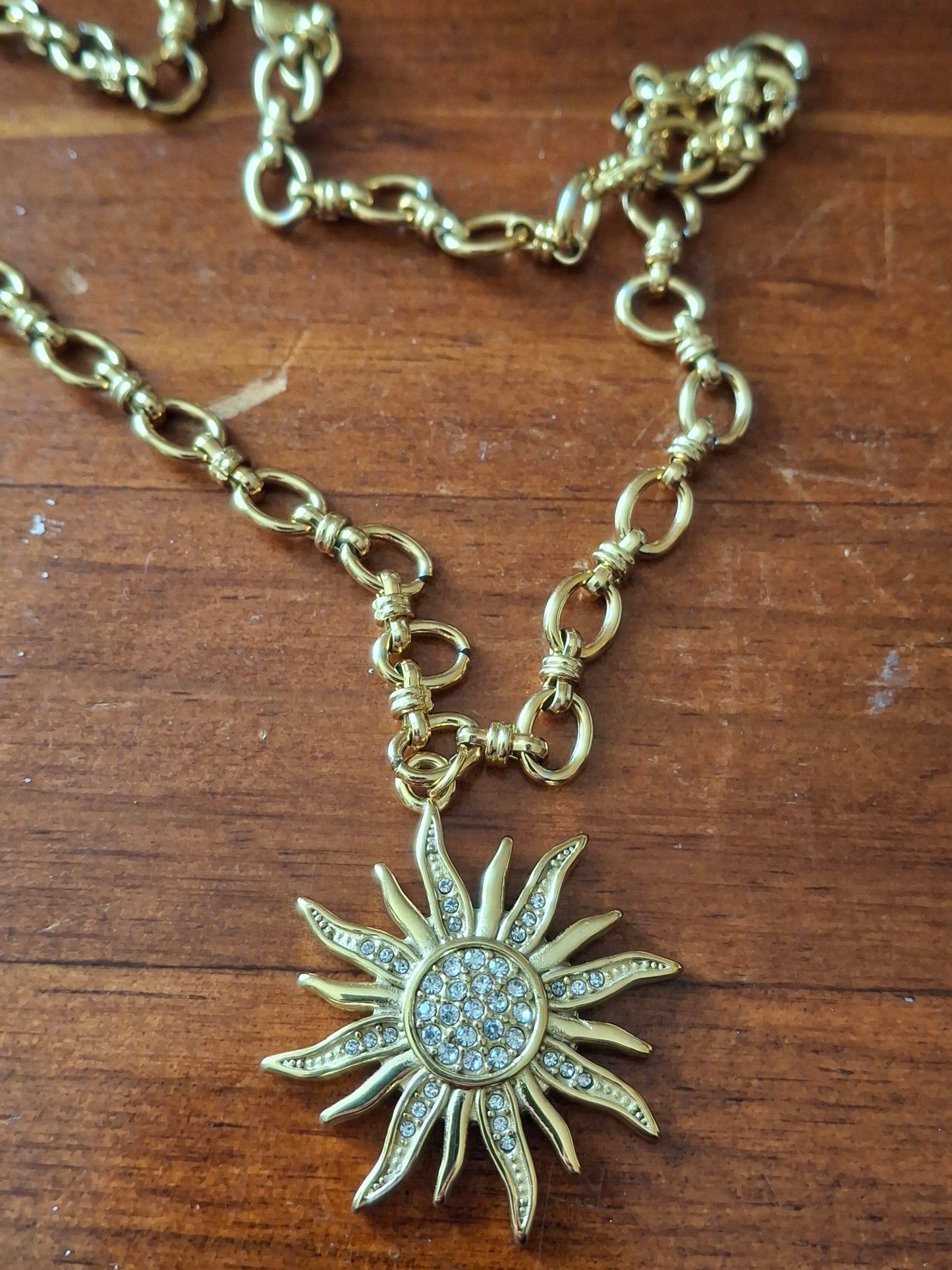 Halskette vergoldet Gliederkette aus hochwertigem Edelstahl 316, großer polierter Sonnenanhänger aus Edelstahl 316, mit Zirkonia besetzt