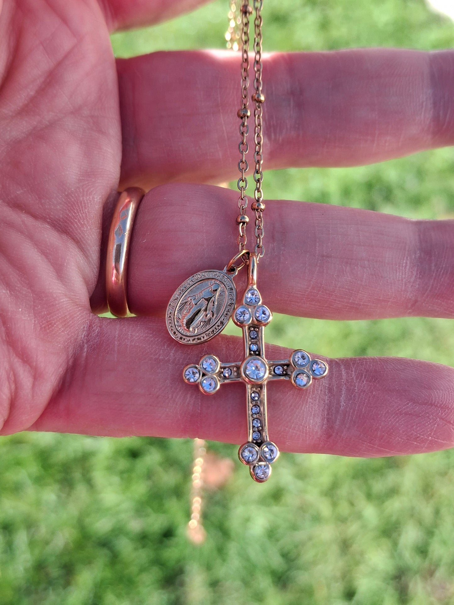 Collier stainless steel 316,croix et madone stainless steel 316