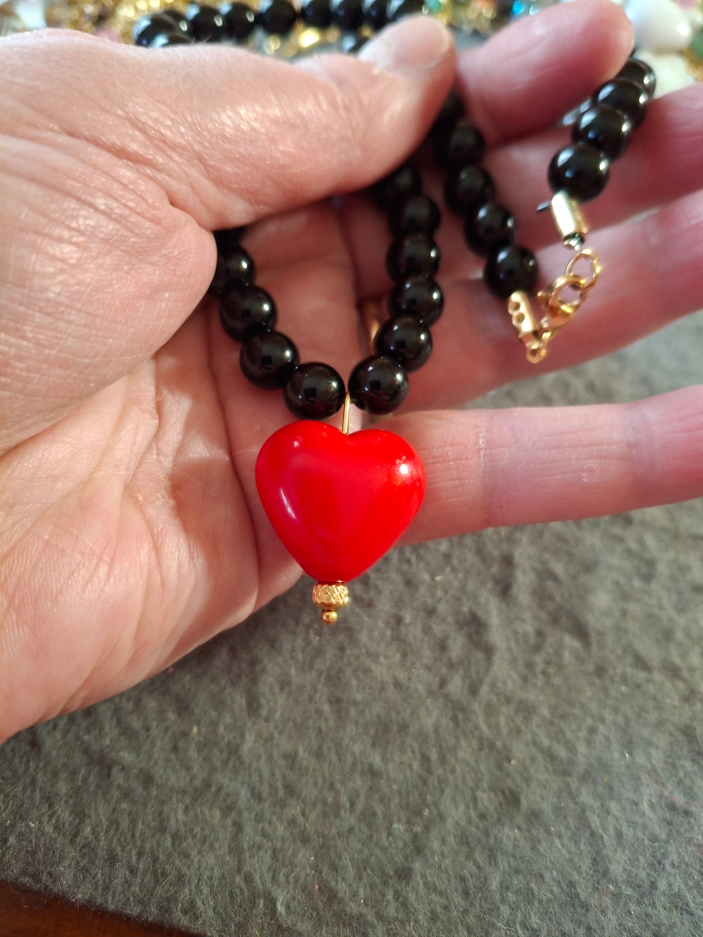 Collier perles acrylique et coeur handmade