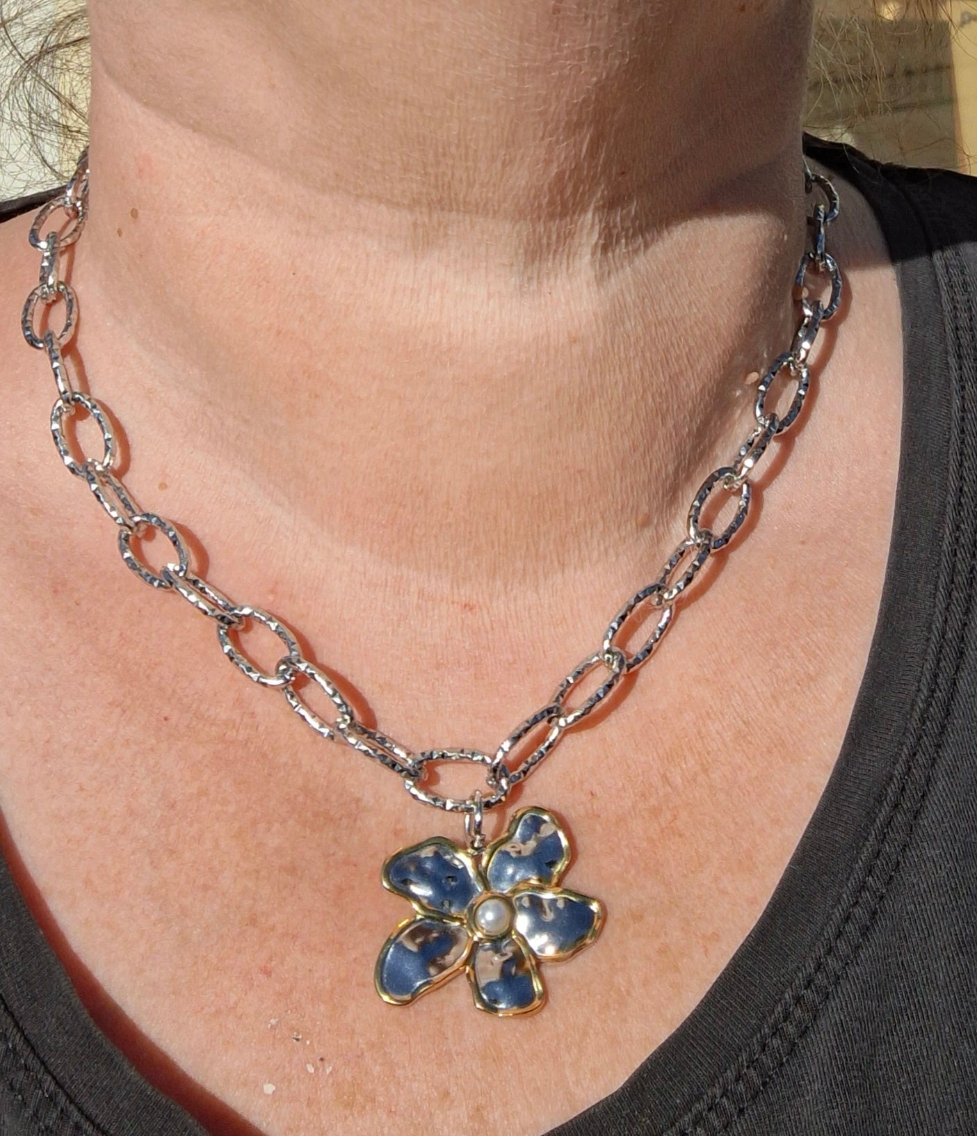 Sehr schöne Halskette aus Edelstahl 316, Anhänger Blume aus Edelstahl 316, verstellbar.