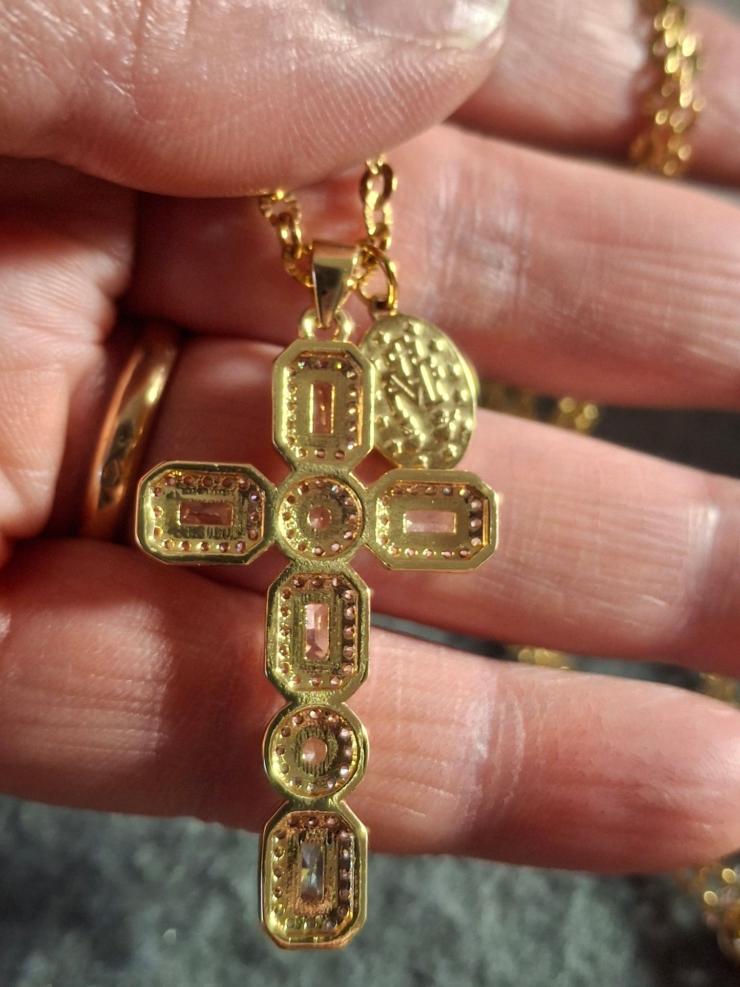 316 stainless steel chain necklace with 18K gold-plated cross set with AAA crystal and cubic zirconia, Madonna in stainless steel 316