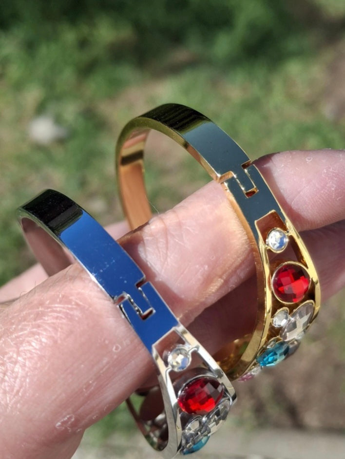 Manschettenarmband aus Edelstahl 316 mit Kristallbesatz