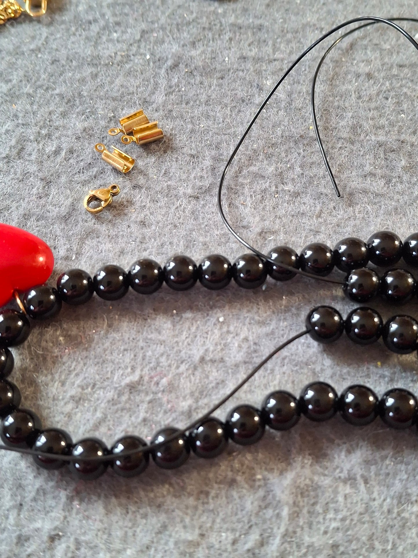 Collier perles acrylique et coeur handmade