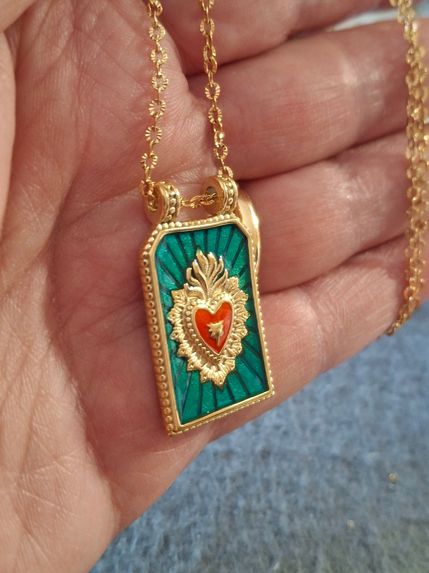 Collier chaîne dorée acier inoxydable stainless steel 316 et carte stainless steel 316 et email