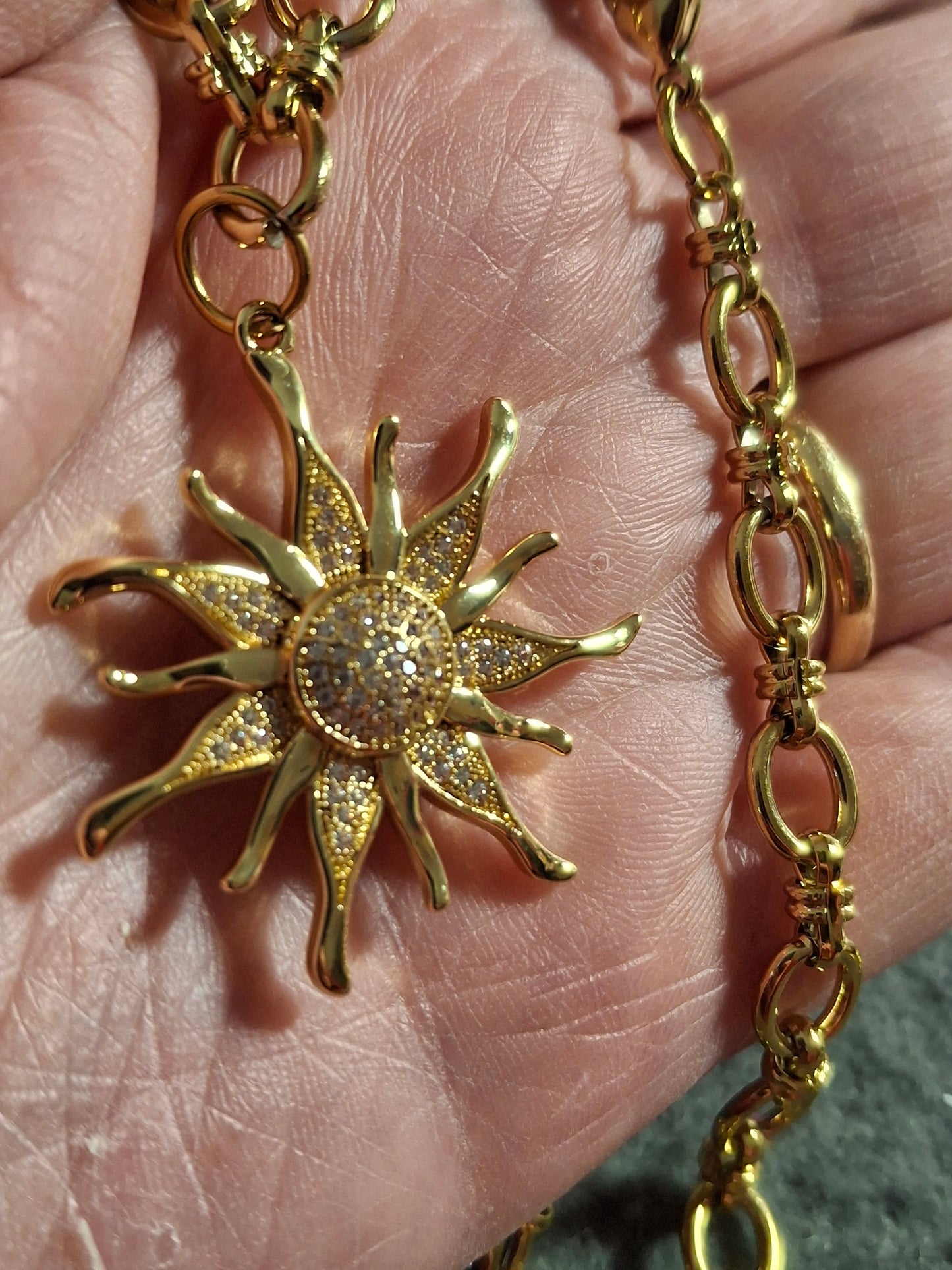 Collier chaîne maille gourmette stainless steel 316 grand pendentif soleil ou étoile plaqué or 18K serti zirconium AAA