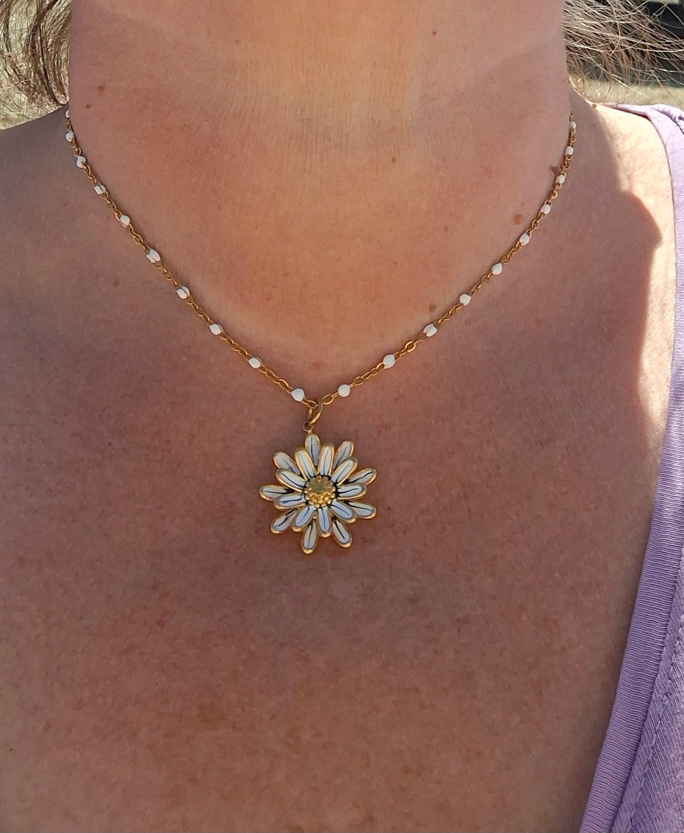 Collier chaîne dorée acier inoxydable stainless steel et fleur stainless steel 316 polie